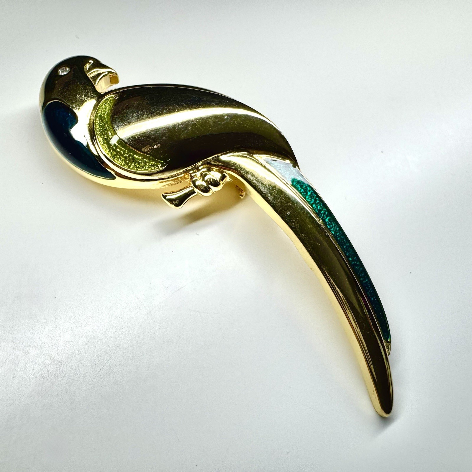 Vtg LIZ CLAIBORNE LC – PARROT Brooch – Colorful Enamel – Polished Gold plate