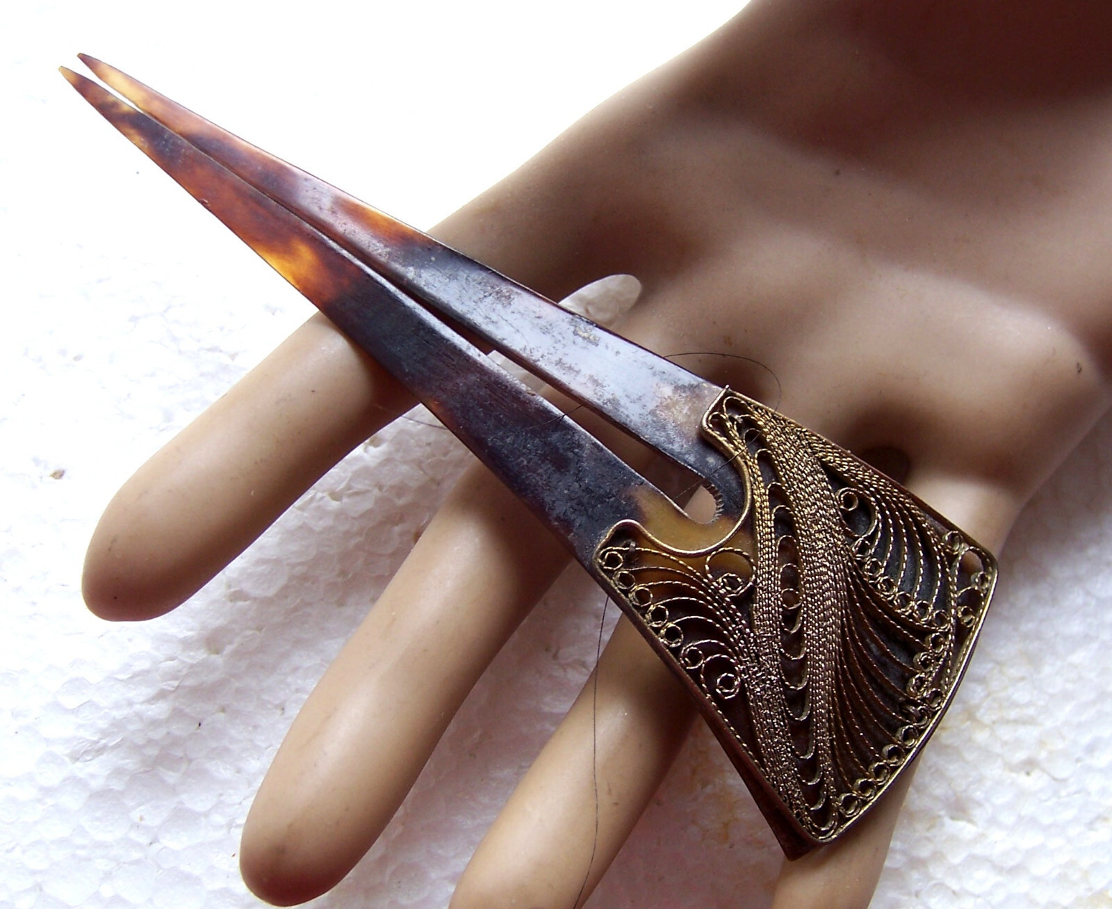 Two faux tortoiseshell hair combs with filigree decoration (AAG)