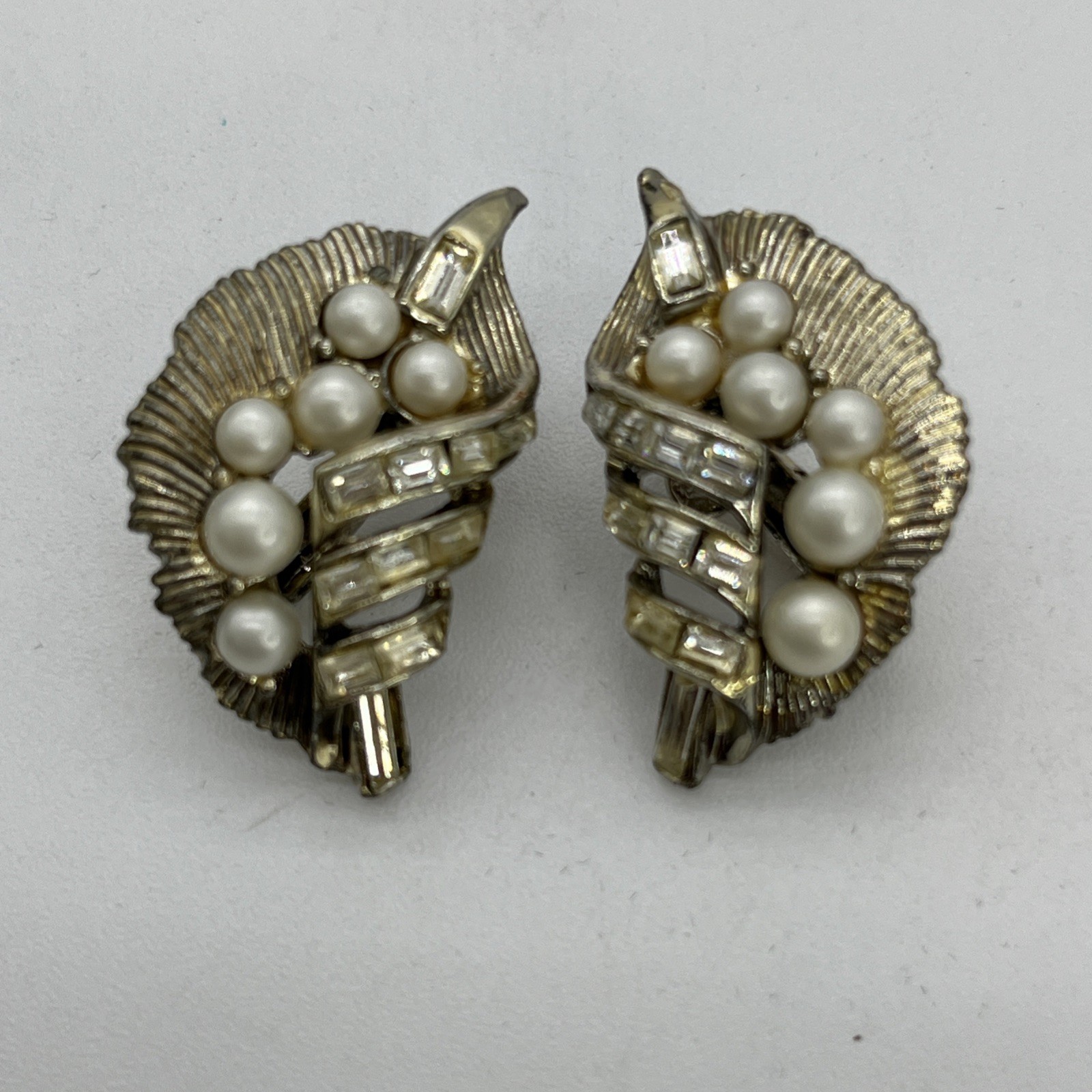 Coro Faux Pearl Rhinestone Clip On Earrings With Adjustable Spring Tension VTG