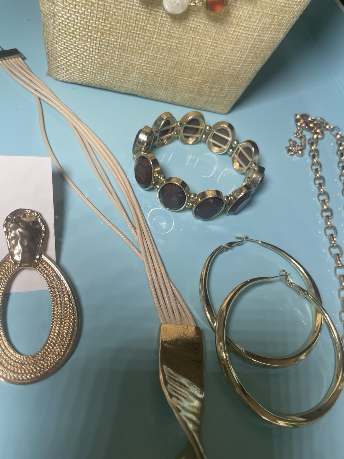 Vintage Gold Tone Fashion Jewelry Lot Necklace Bracelet Hoop Earrings Pendant