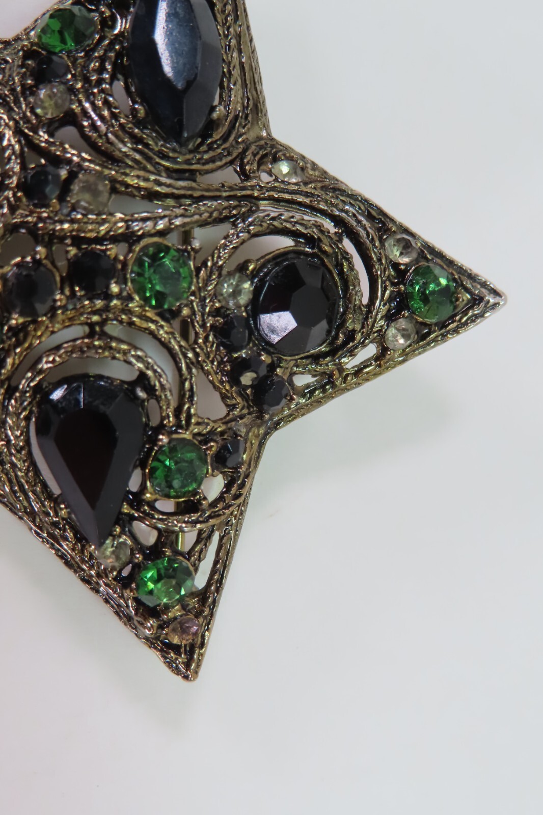 La Roco 1950s Star Brooch Bronze Tone Black Green Rhinestones Textured