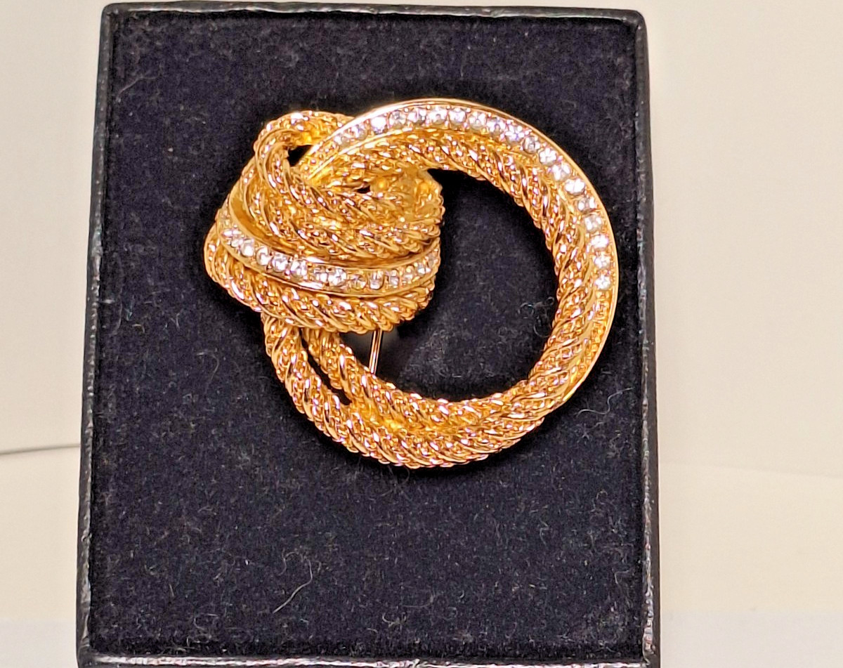 1 Vtg Christian Dior 1970s Knot Brooch & 1 Gold-Tone Intertwined Circle Brooch