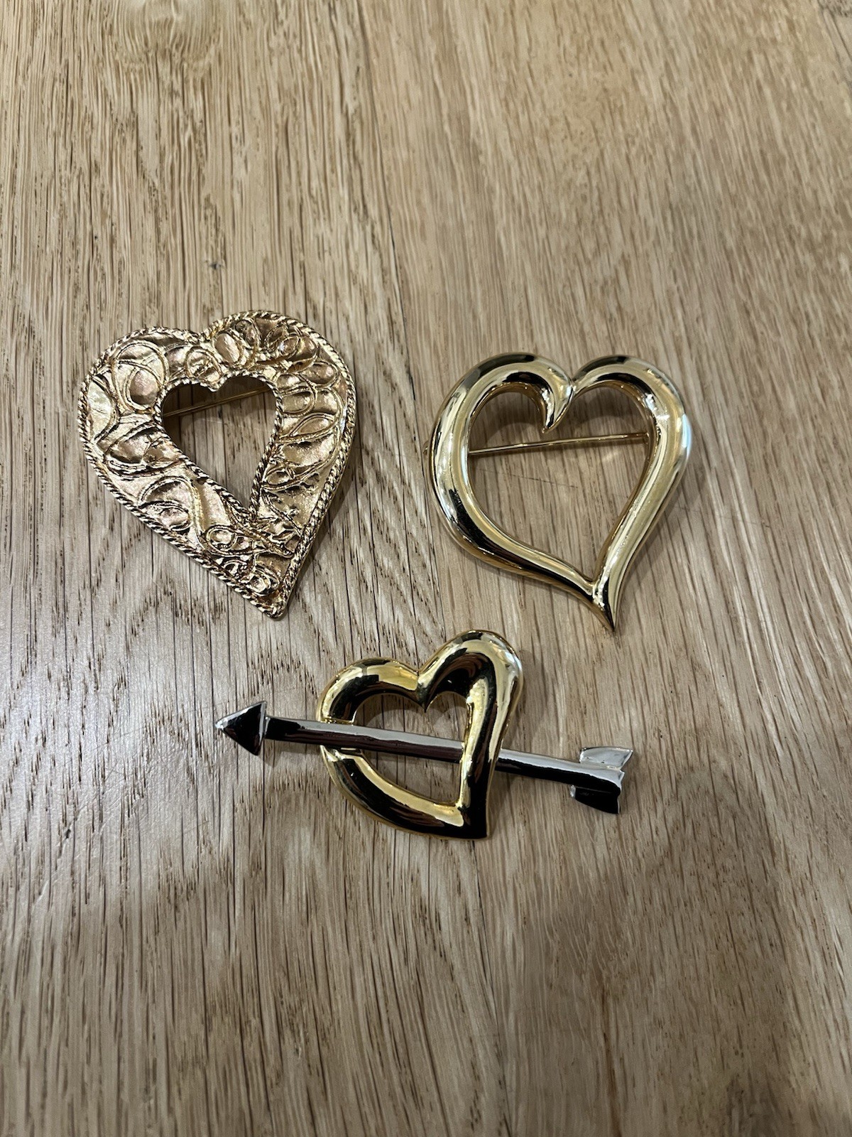 Lot Of 5 Assorted Costume Jewelry Brooches music note gold Heart gem FREE SHIP