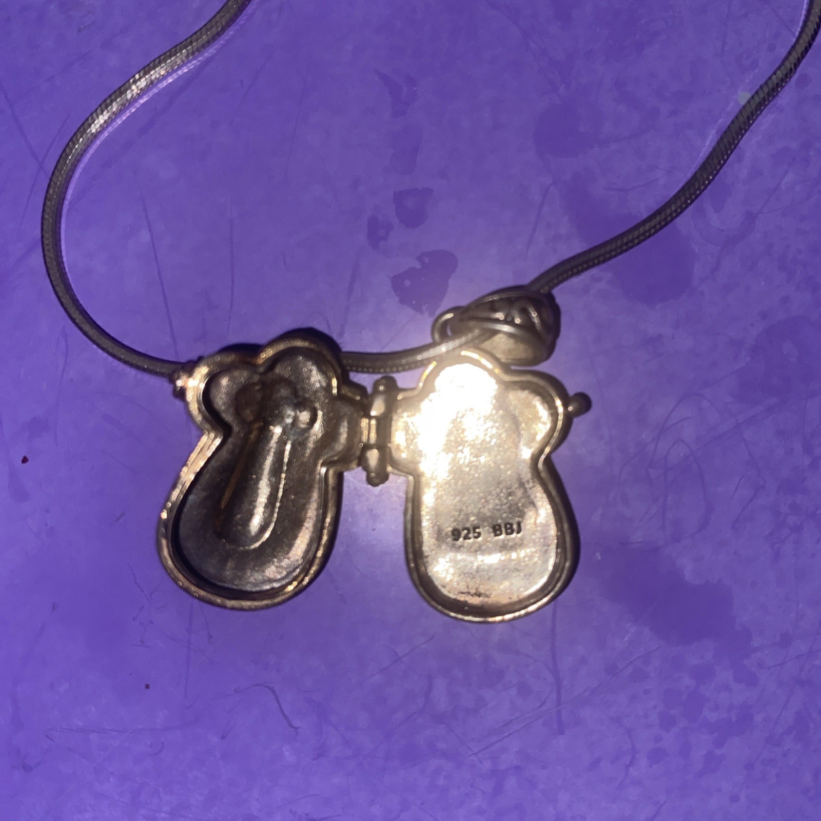 VINTAGE LADIES’ .925 PENDANT LOCKET ENGRAVED CROSS 925 CHAIN 16″ LONG