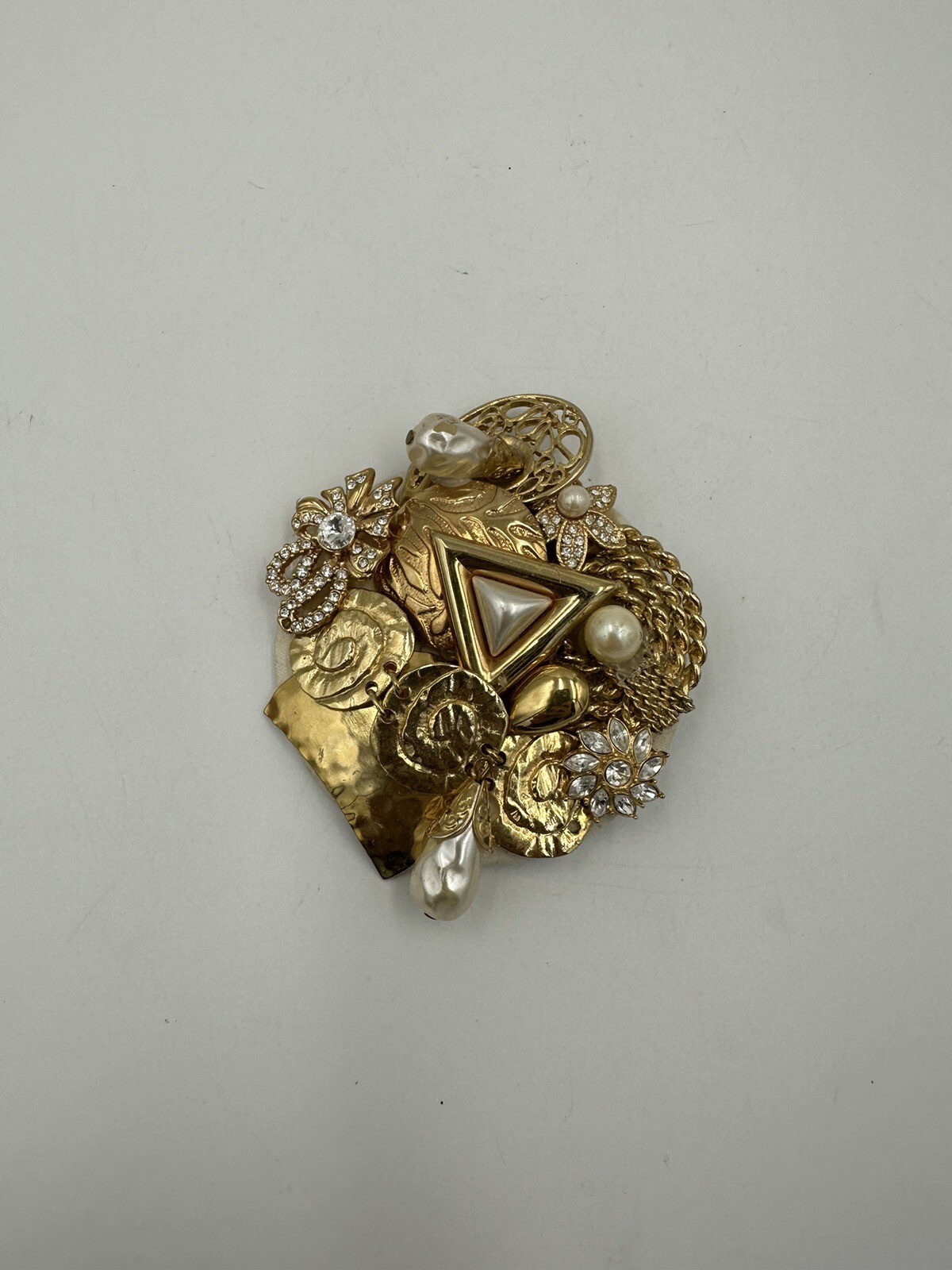 VTG 60’s-80’s Handmade Brooch Retro Art Deco Statement Piece Pearls & Gold 4″