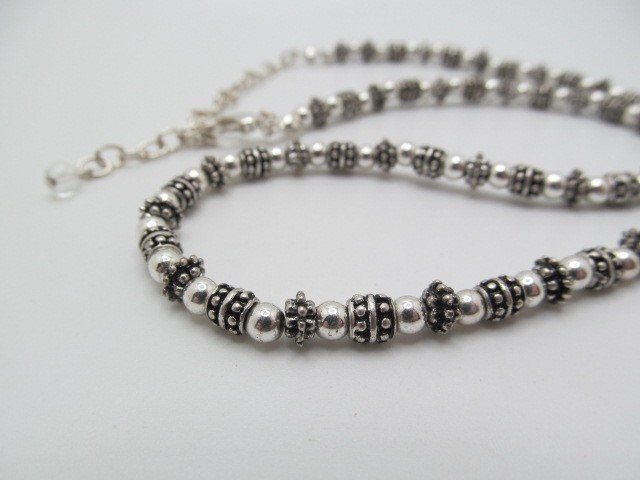 Vintage Silver Tone Ball Bead & Barrel Beaded 5.3mm Necklace 16 to 19.25 Inch