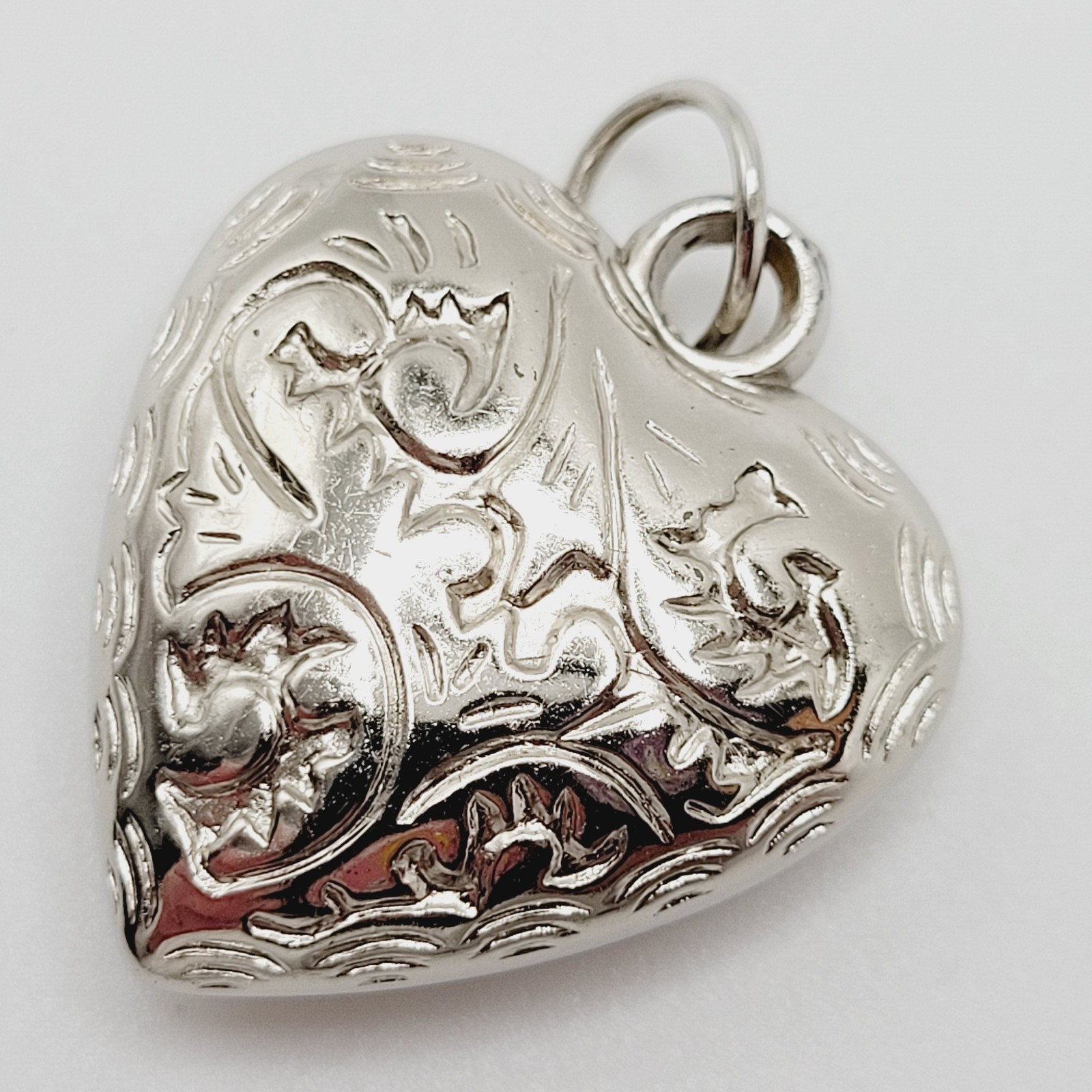 Puffed Puffy Puff Heart Silver Tone Acrylic Engraved Pattern Vintage Pendant