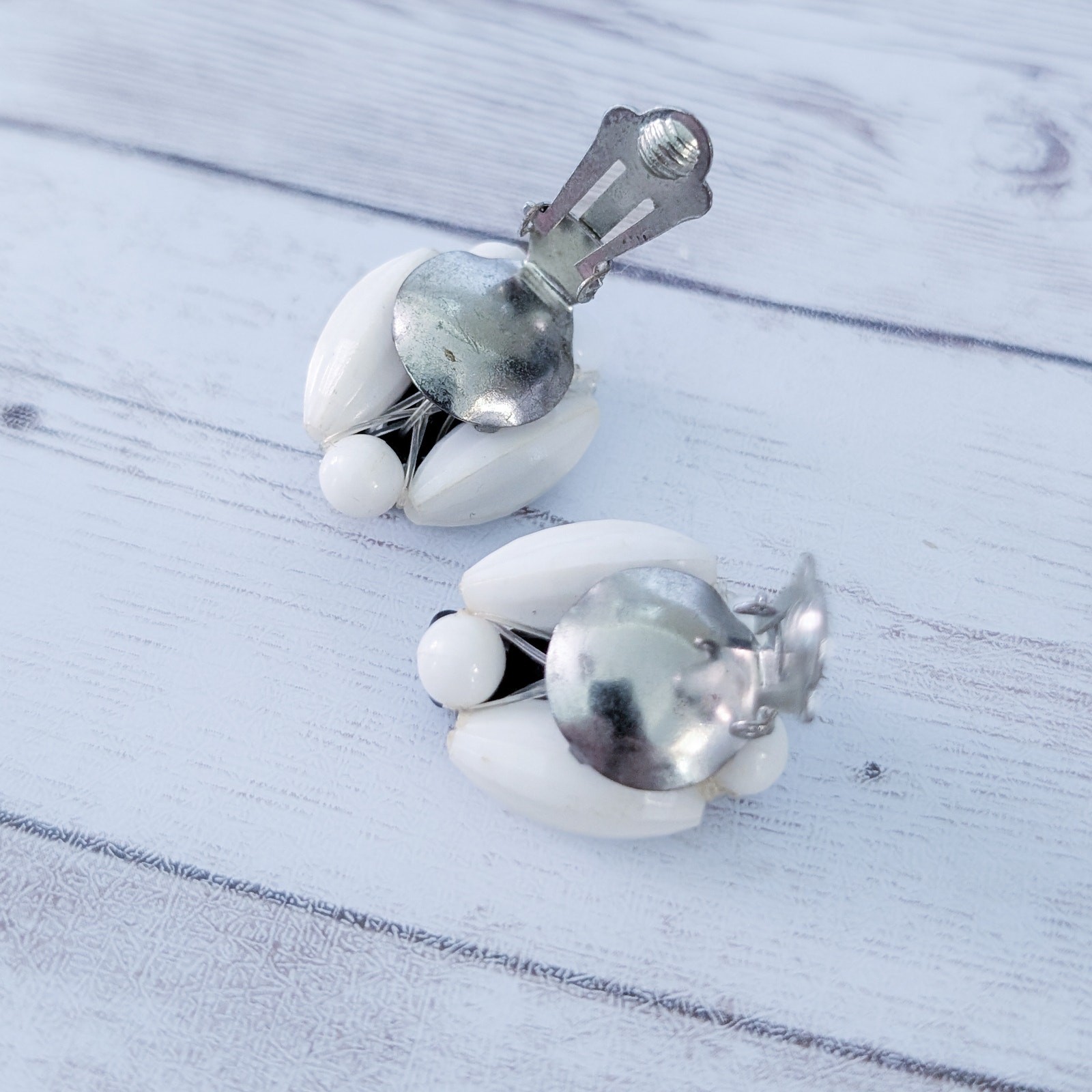 Vintage Clip On Earrings Off White & Black 1″ Retro