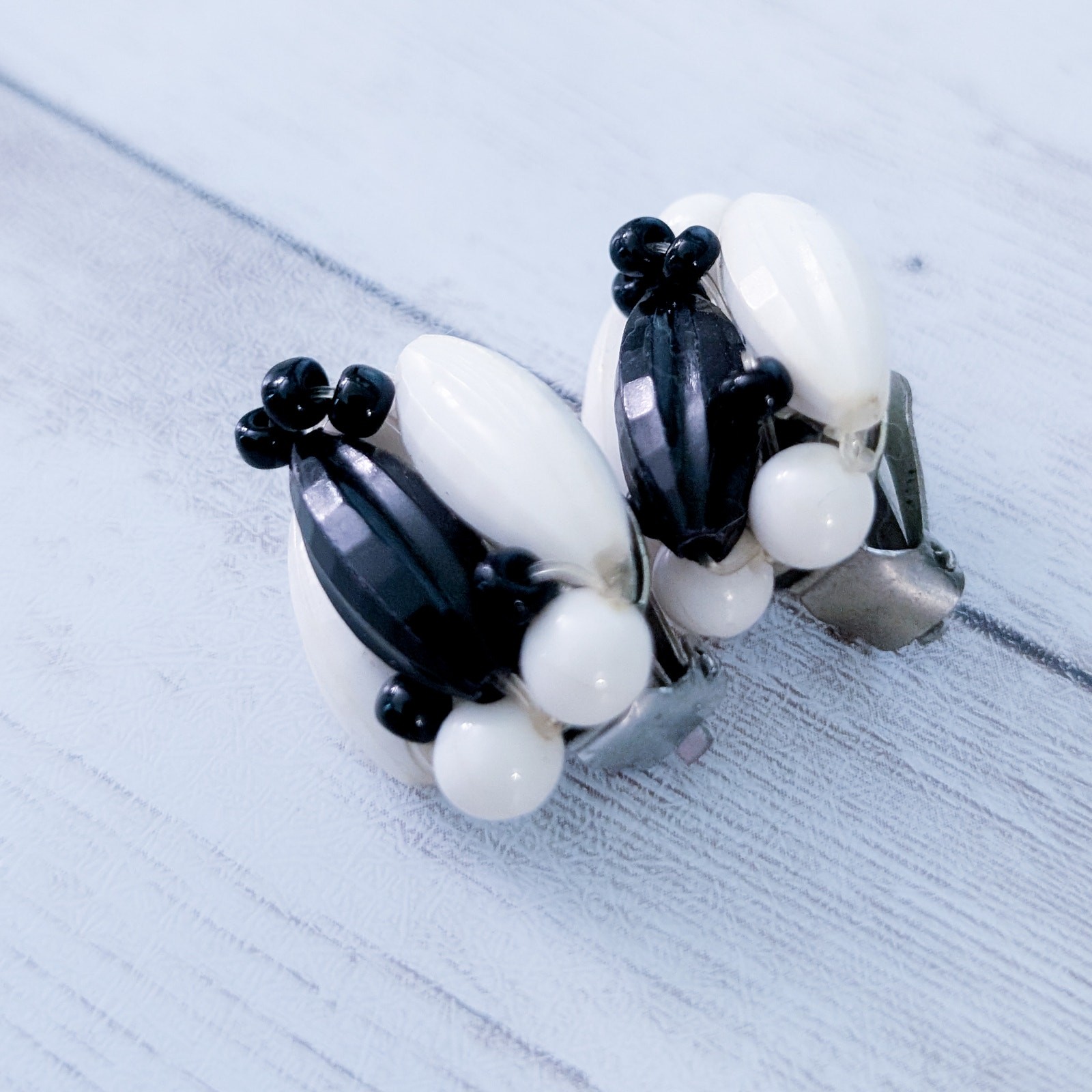 Vintage Clip On Earrings Off White & Black 1″ Retro