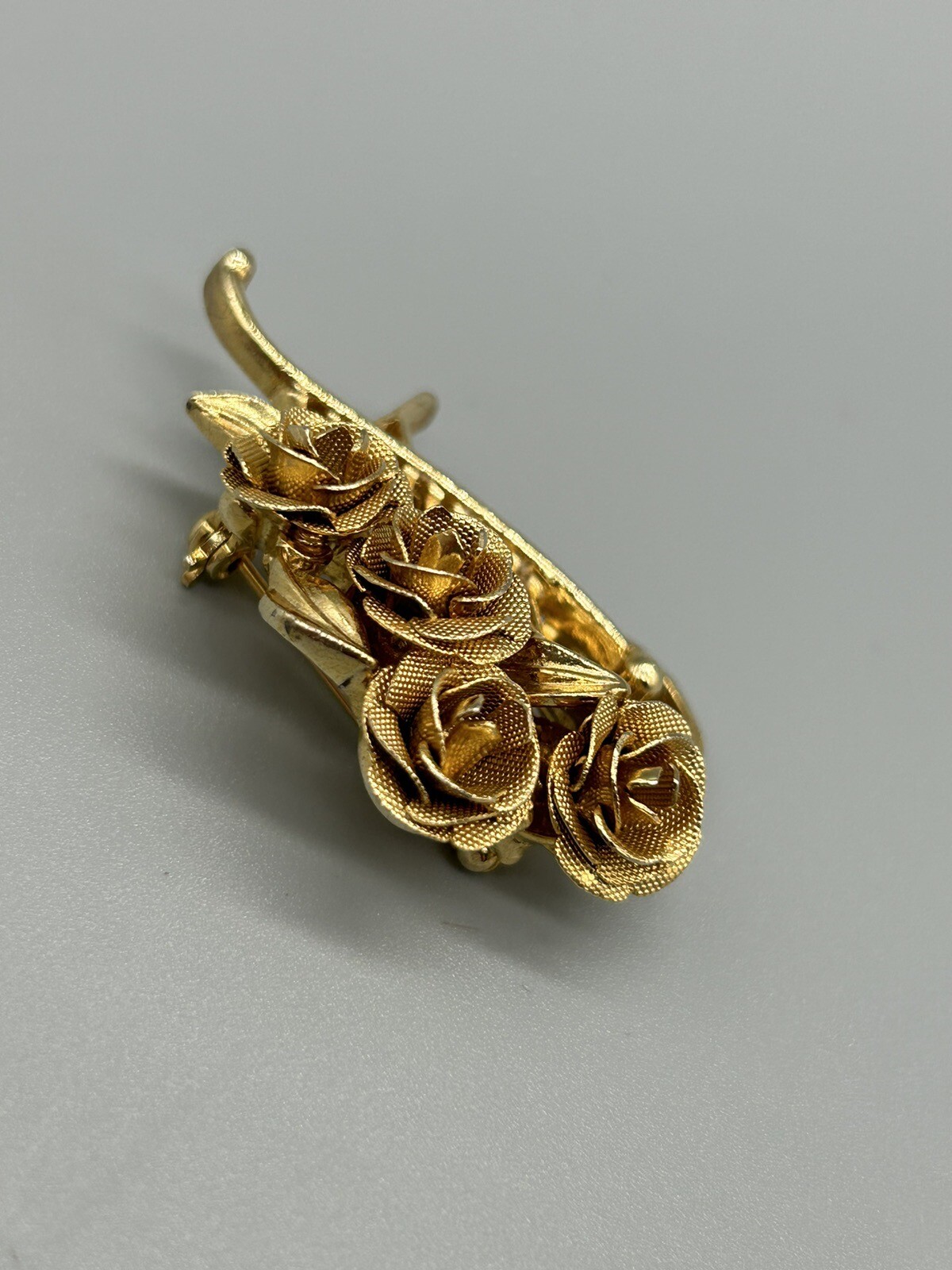Brooks Textured Flowers Rose Bouquet Wheelbarrow Gold Tone Brooch Pin