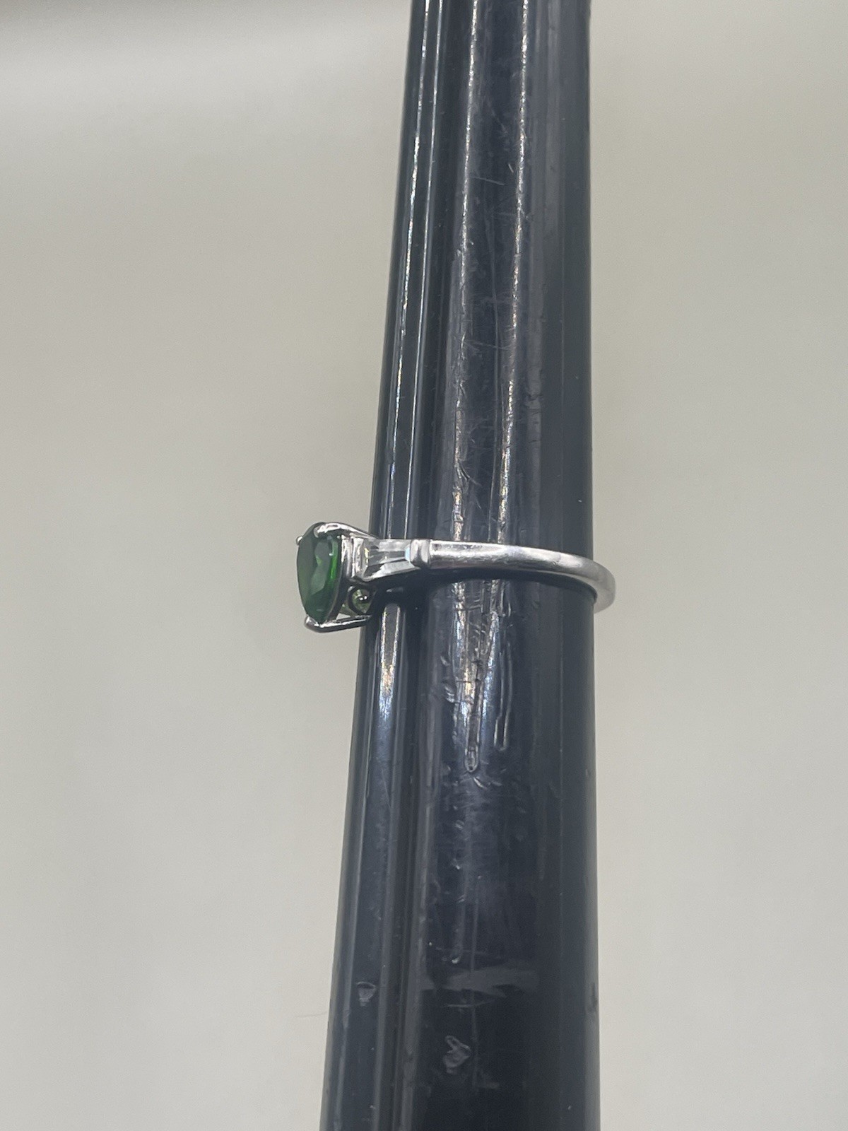 Vintage Signed STS Sterling Silver 925 Green And Clear Crystals Women’s 8 Ring