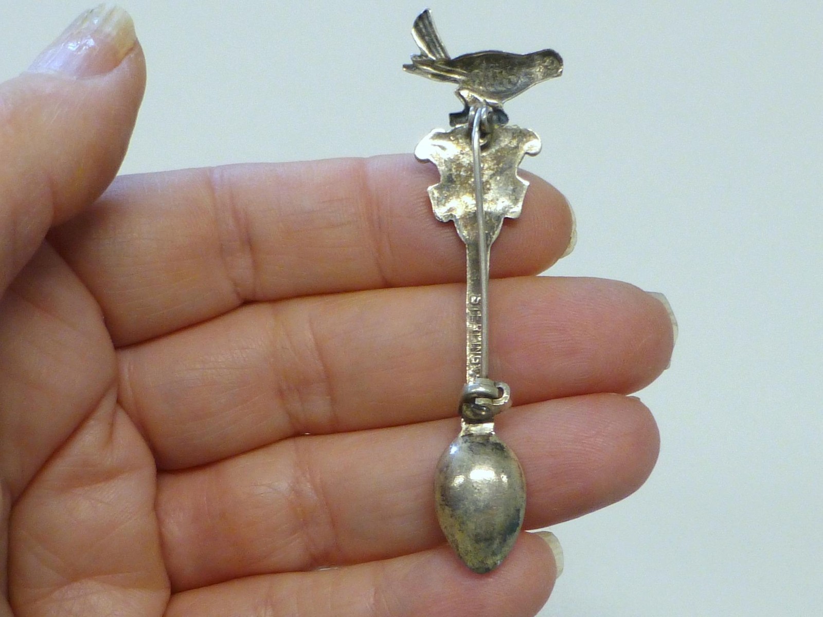 Vintage Art Deco Bird Top Crest Spoon Sterling Silver Pin Brooch 2 5/8″