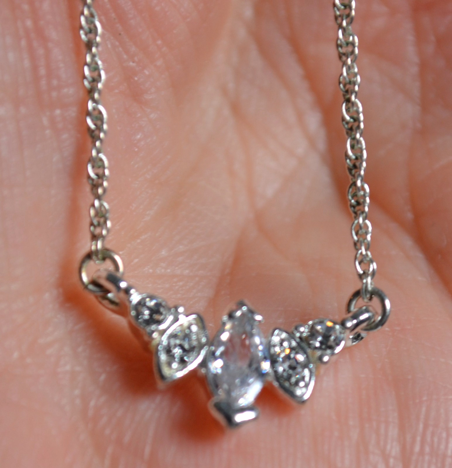 Silver Tone Necklace Clear Rhinestone Pendant Beautiful 19″