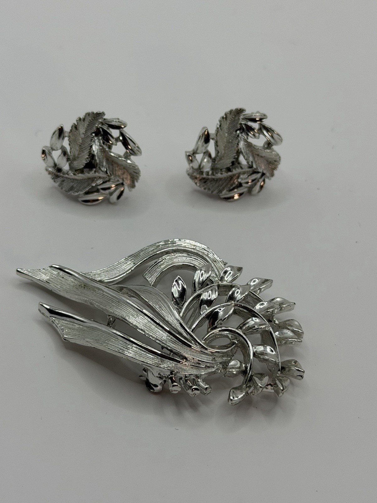 Vintage Lisner Silver Tone Brooch And Matching Earrings Signed
