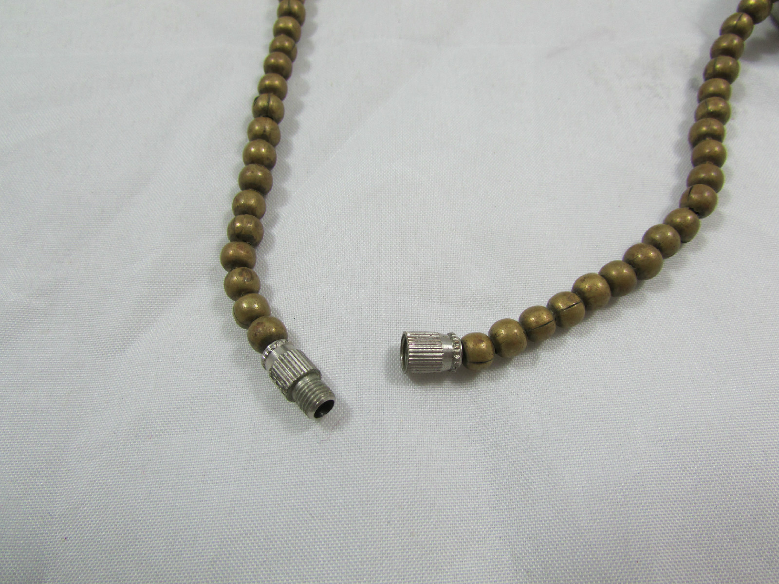 Vintage 60’s – 80’s Era Hammered Silvertone Graduated Oval Beads Necklace