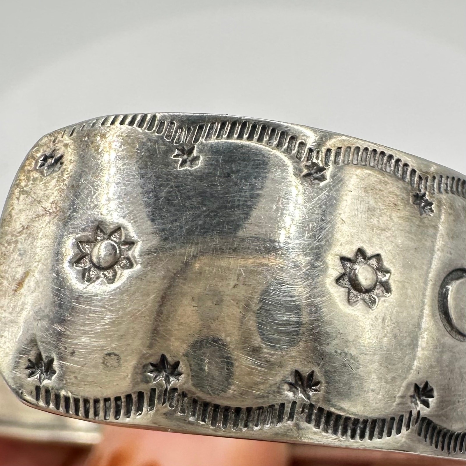 Navajo Native vintage sterling silver turquoise chip inlay cuff bracelet 28.54