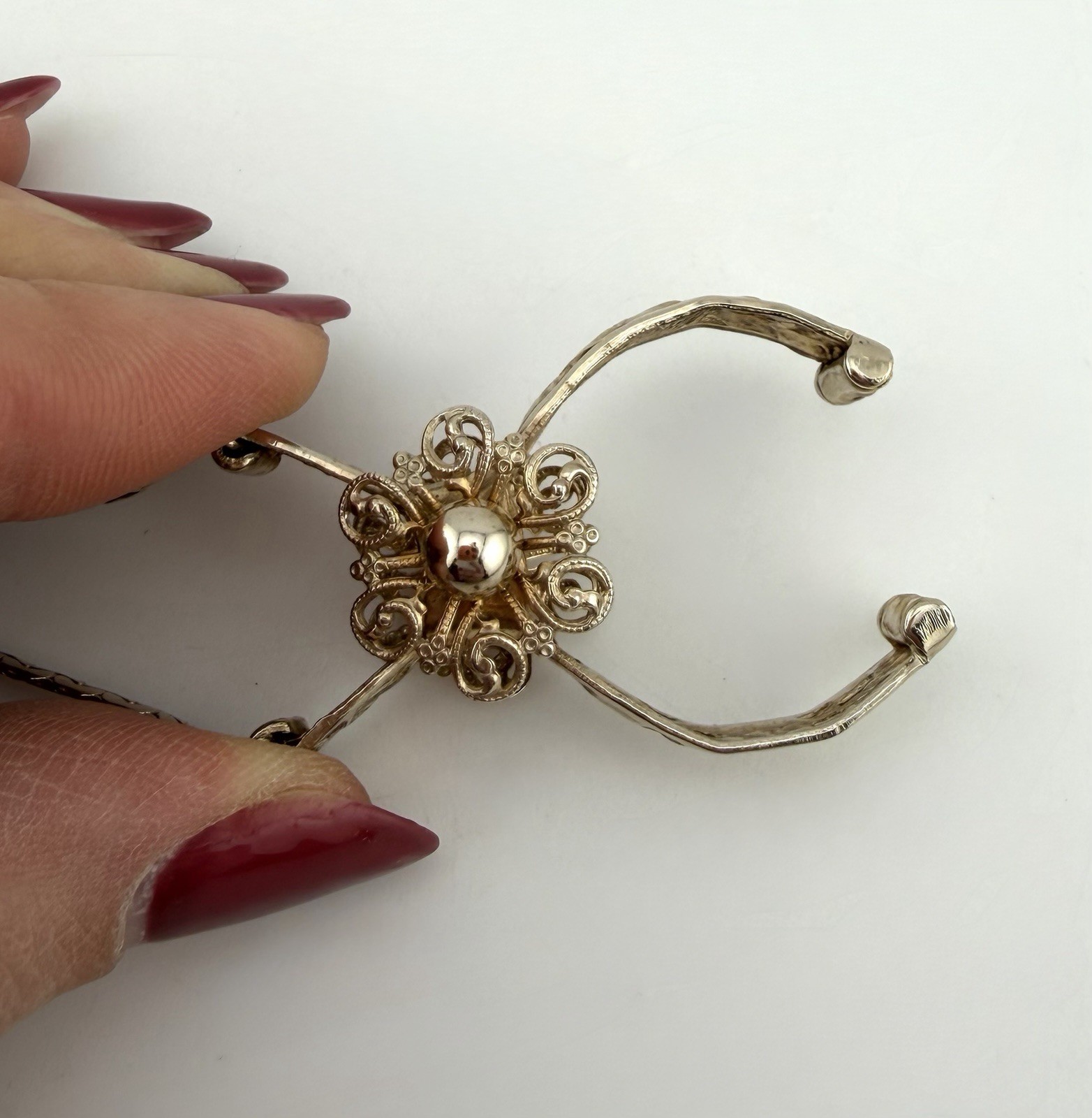 Flower Glove Scarf Clip Gold Tone Victorian Revival Purse Holder Vintage