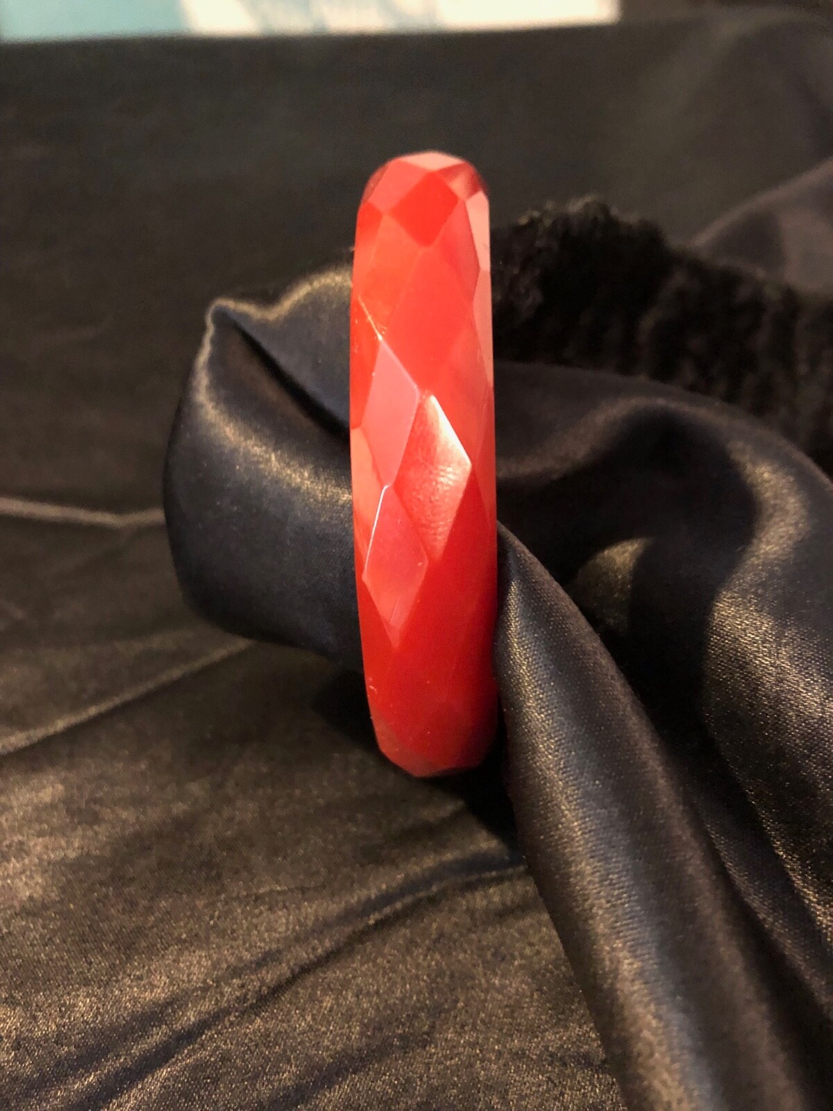 Bracelet. Vintage Lucite Burnt Orange Diamond cut Circa 1958.