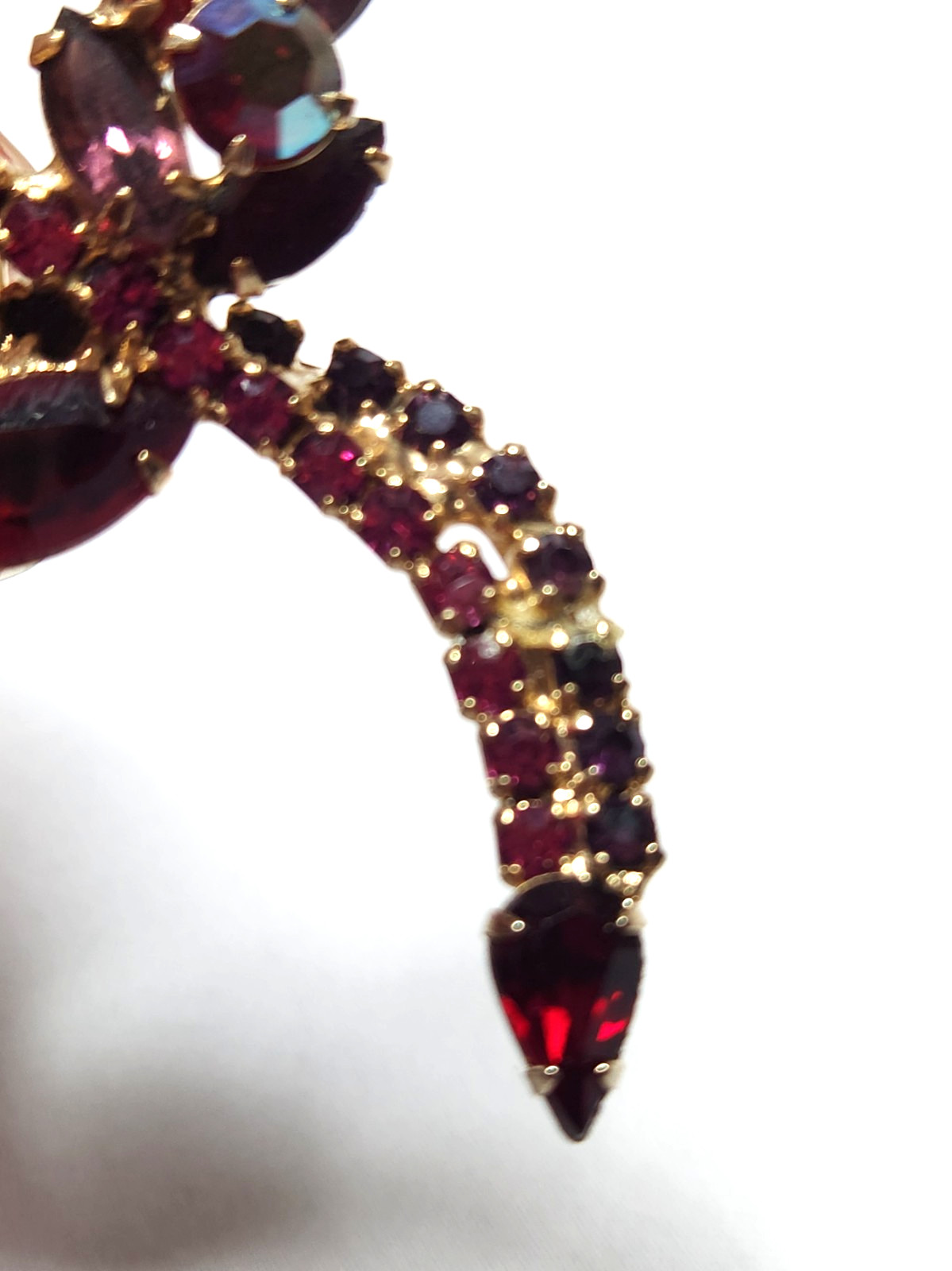 VINTAGE RED, FUCHSIA PINK & AB STONES FLORAL SPRAY BROOCH 3 1/2″L