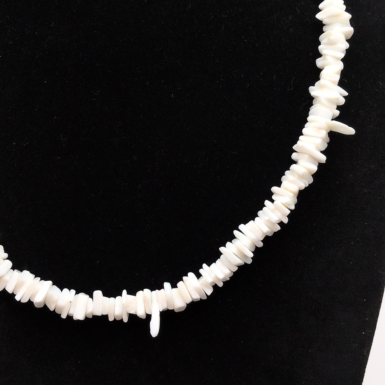 Vintage Classic White Chip Shell Necklace Beachy Surfer Unisex 90s Y2K 16.5in