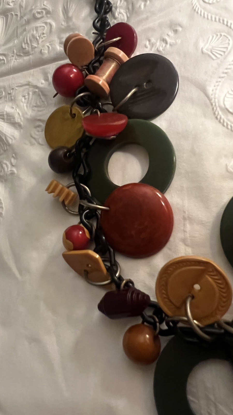 Vintage Unique Bakelite&Lucite Charm Statement Necklace buttons/beads shapecharm