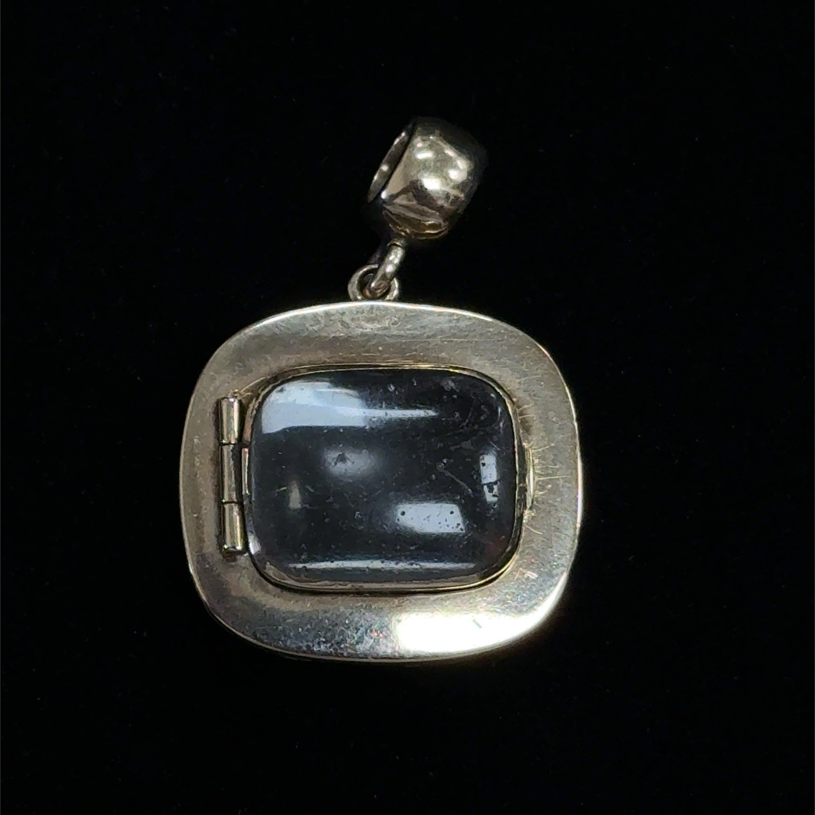 Victorian 8k-12k Gold Dbl. Sided Looking Glass/Mourning Locket Gold Filled Bail