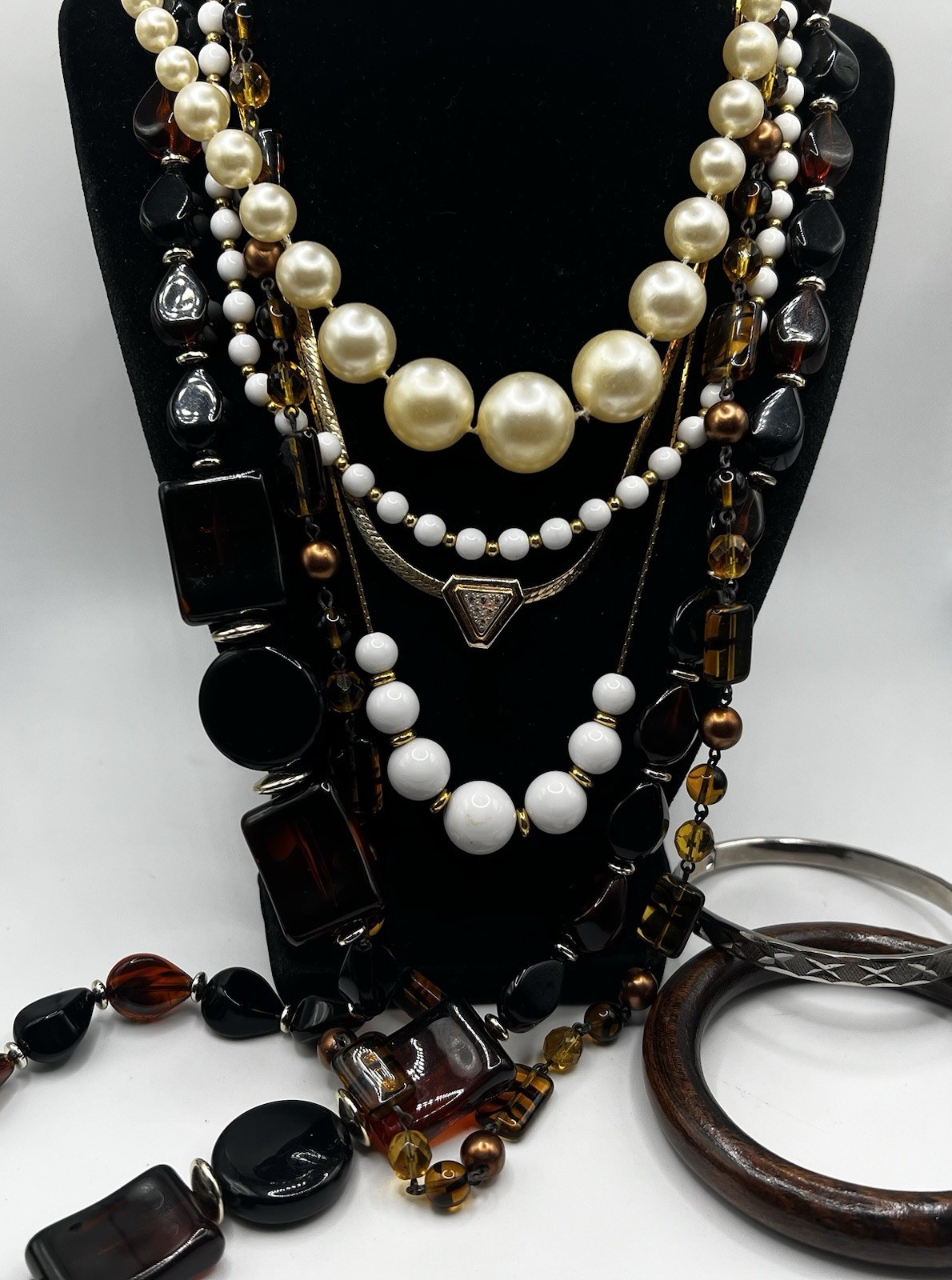 Vintage Jewelry Lot 8 Pieces Signed And Unsigned Monet Napier Avon All Wearable