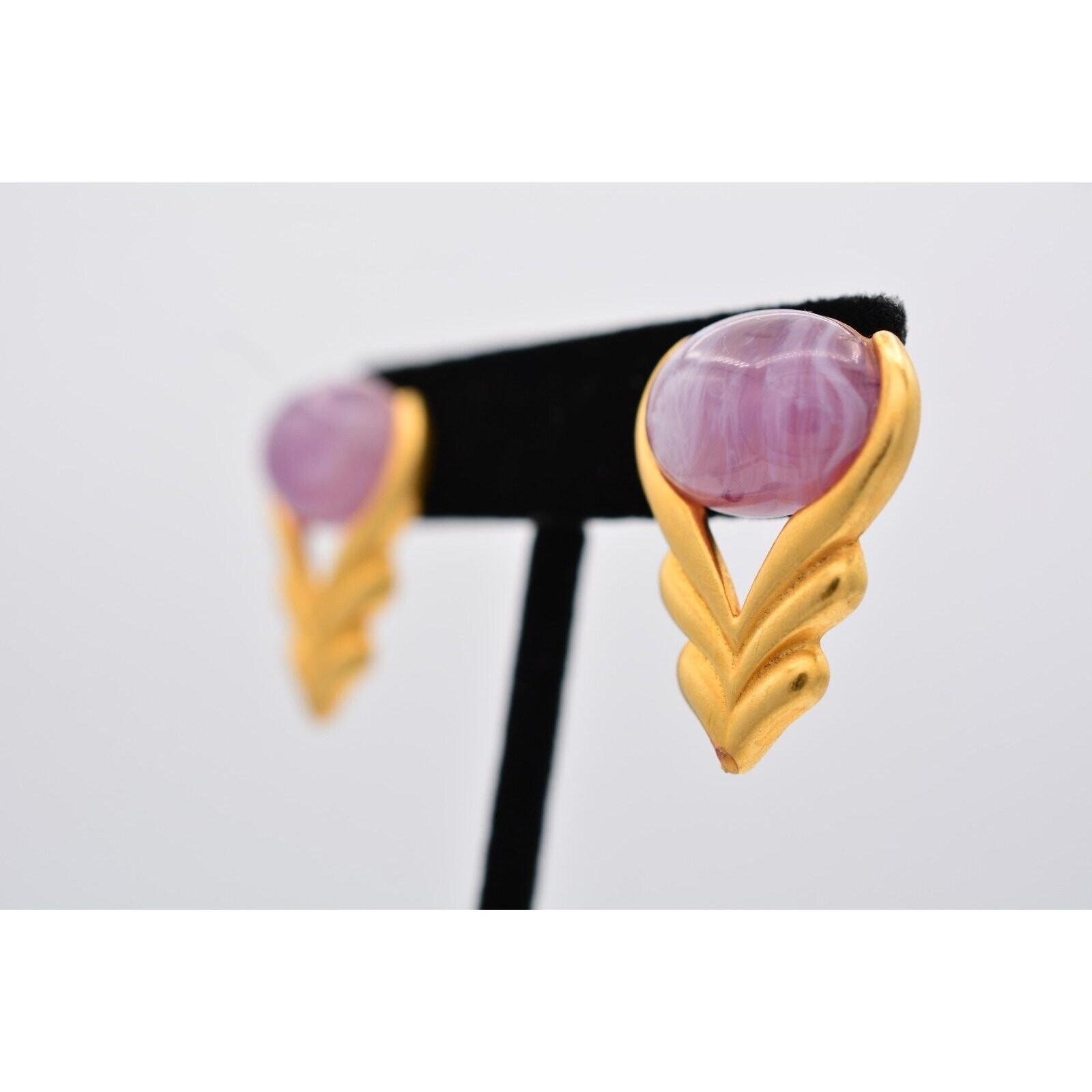 Vintage Cabochon Earrings Purple Marbled Lucite Brushed Gold Dangle Drop 90s 9L