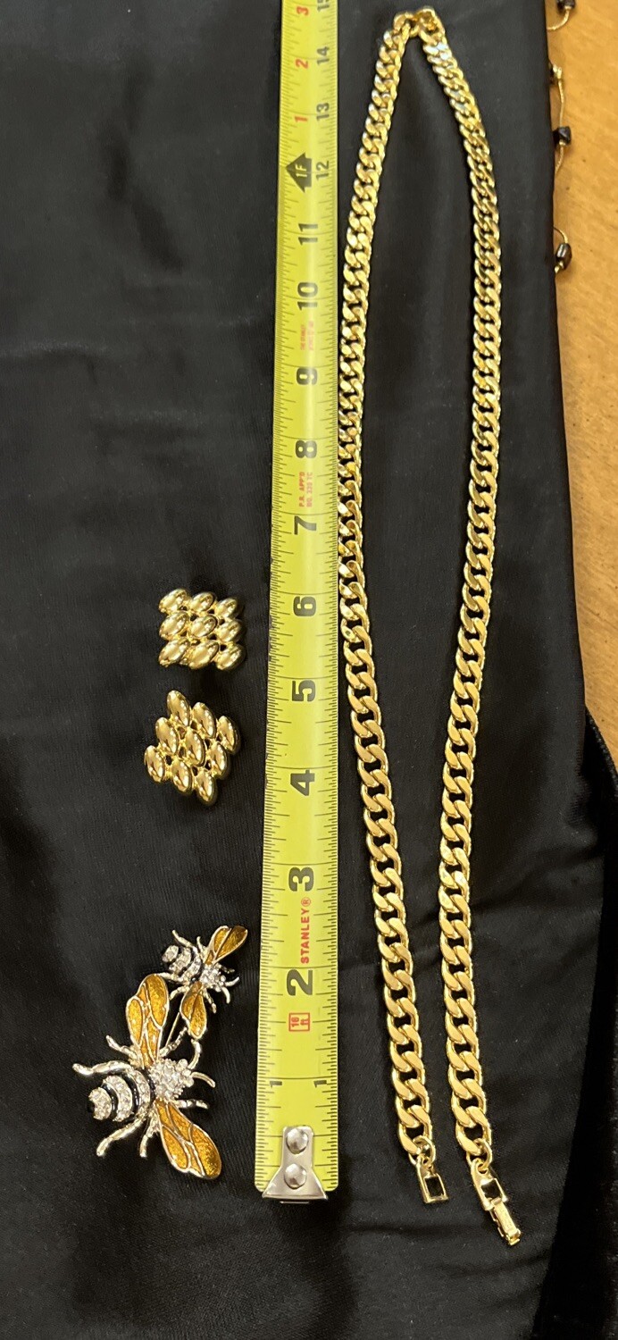 Vintage Napier Long Gold Tone Chain Double Bee Brooch & Clip On Earrings Set