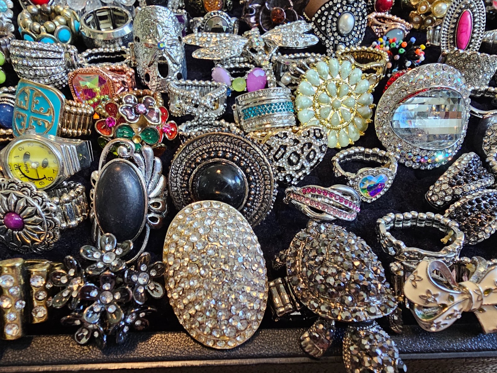 HUGE Lot of 169 Rings All Stretch Bands Rhinestone Retro Fun Colorful Bling!