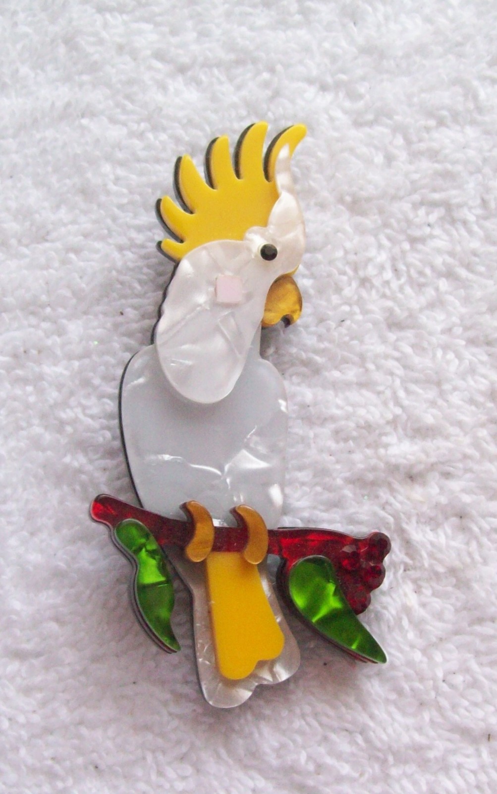 Vintage Tropical Parrot Perched on a Limb Layered Acrylic P in or Brooch – NWOT