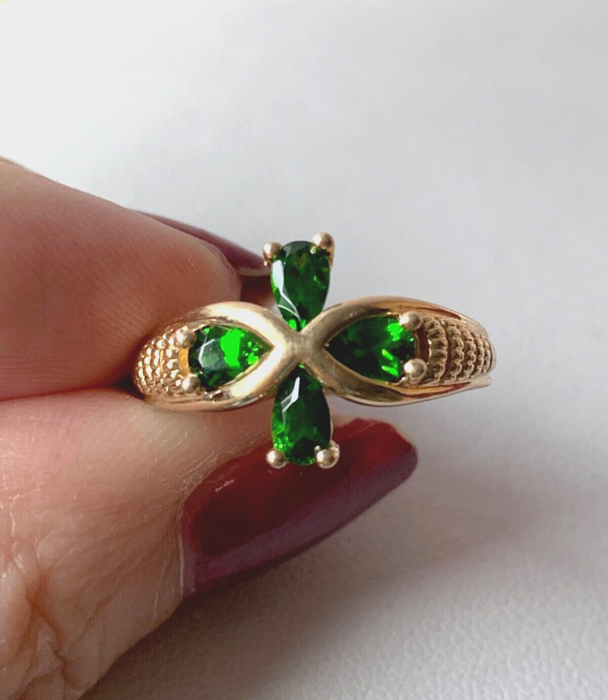 VINTAGE SOLID 14K YELLOW GOLD VIVID GREEN CHROME DIOPSIDE FLOWER RING ROMANTIC