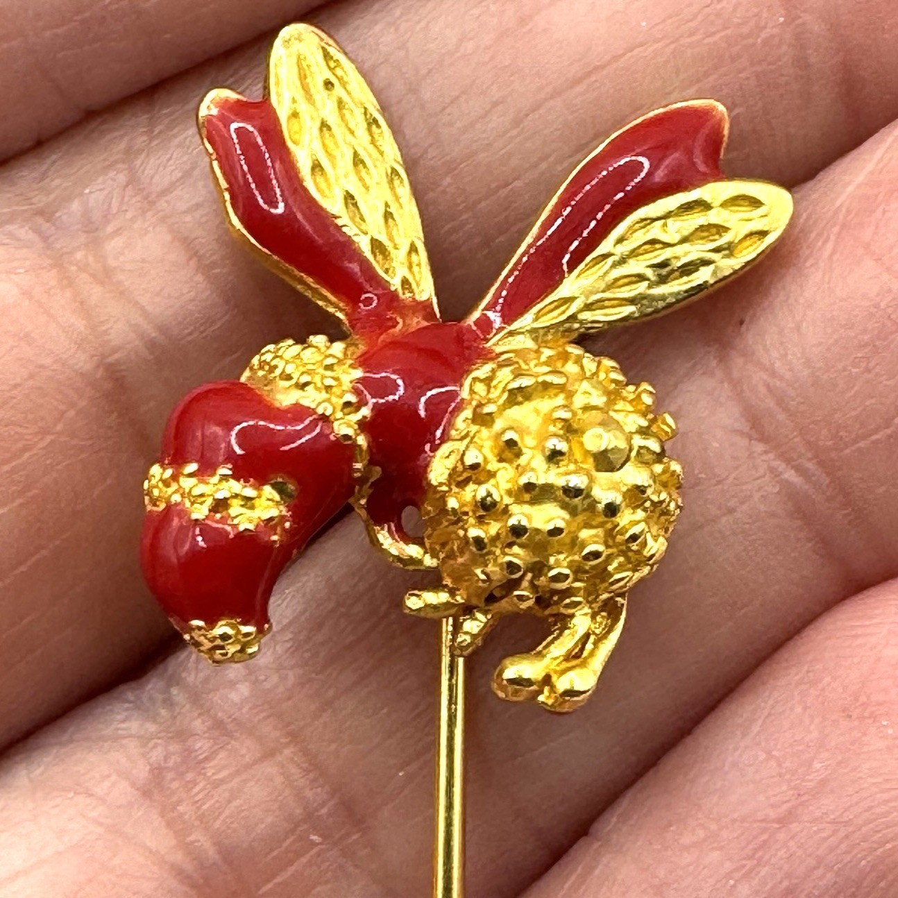 Vintage Gold & Red Bee Stick Pin Brooch Enamel Finish Insect Design Lapel Access