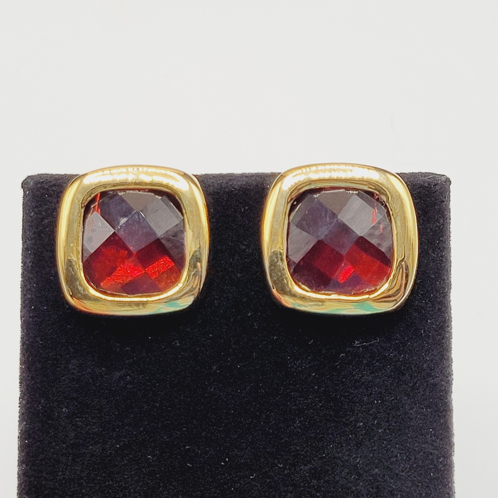 Red Glass Faceted Cushion Cut Bezel Gold Tone Wire Necklace Clip On Earrings Set