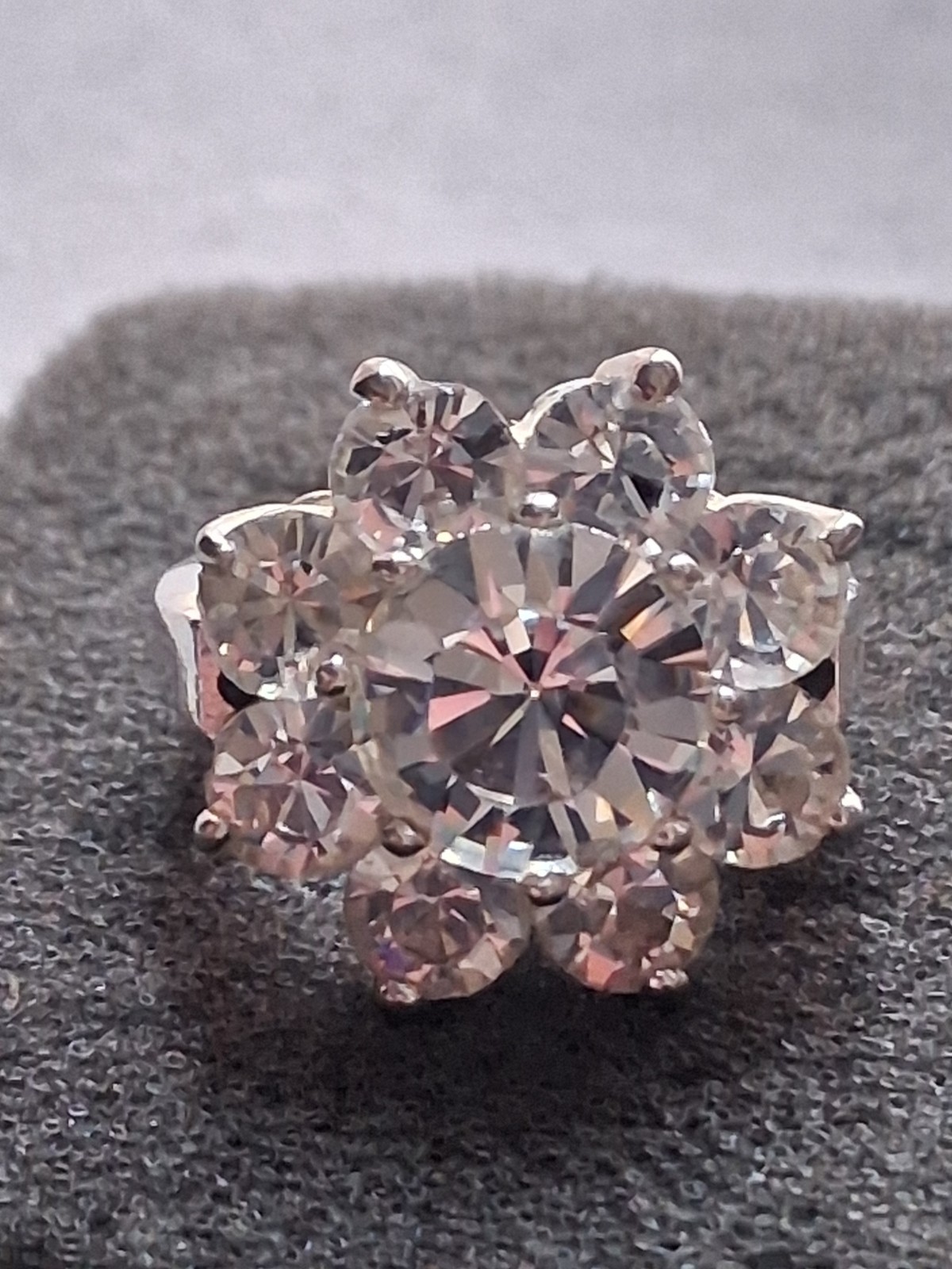 VTG Daisy/sunflower clear rhinestone cluster silverplated cocktail ring. SZ 5.5