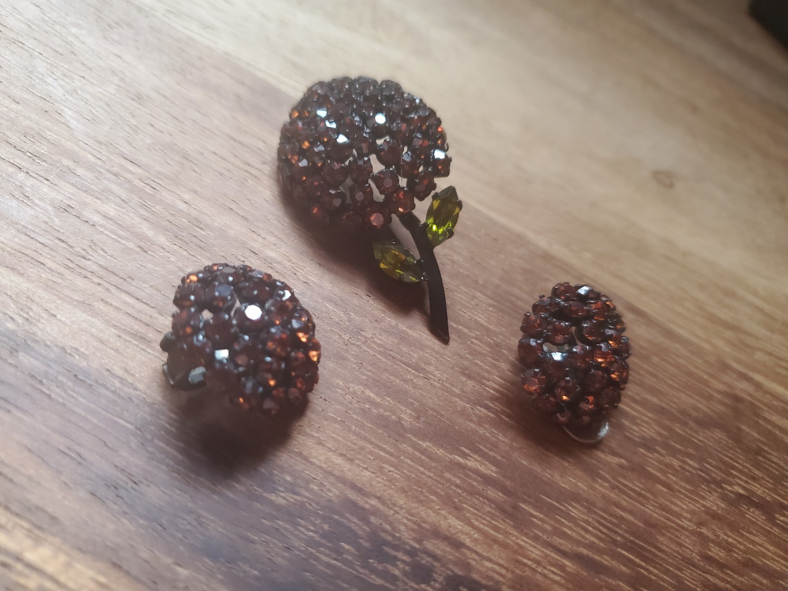Vintage Made In Austria Brooch And Clip On Earrings Set – Floral Motif