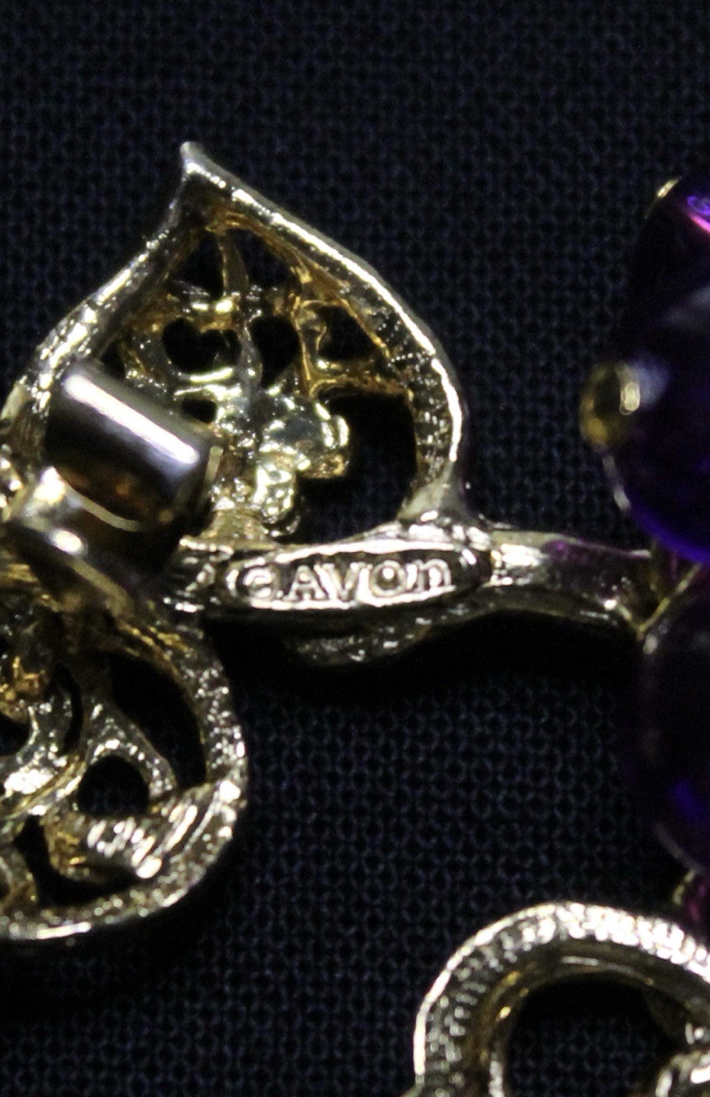 Vintage Avon Grape Cluster Brooch Pin Purple Beads Gold Tone Filigree Leaves