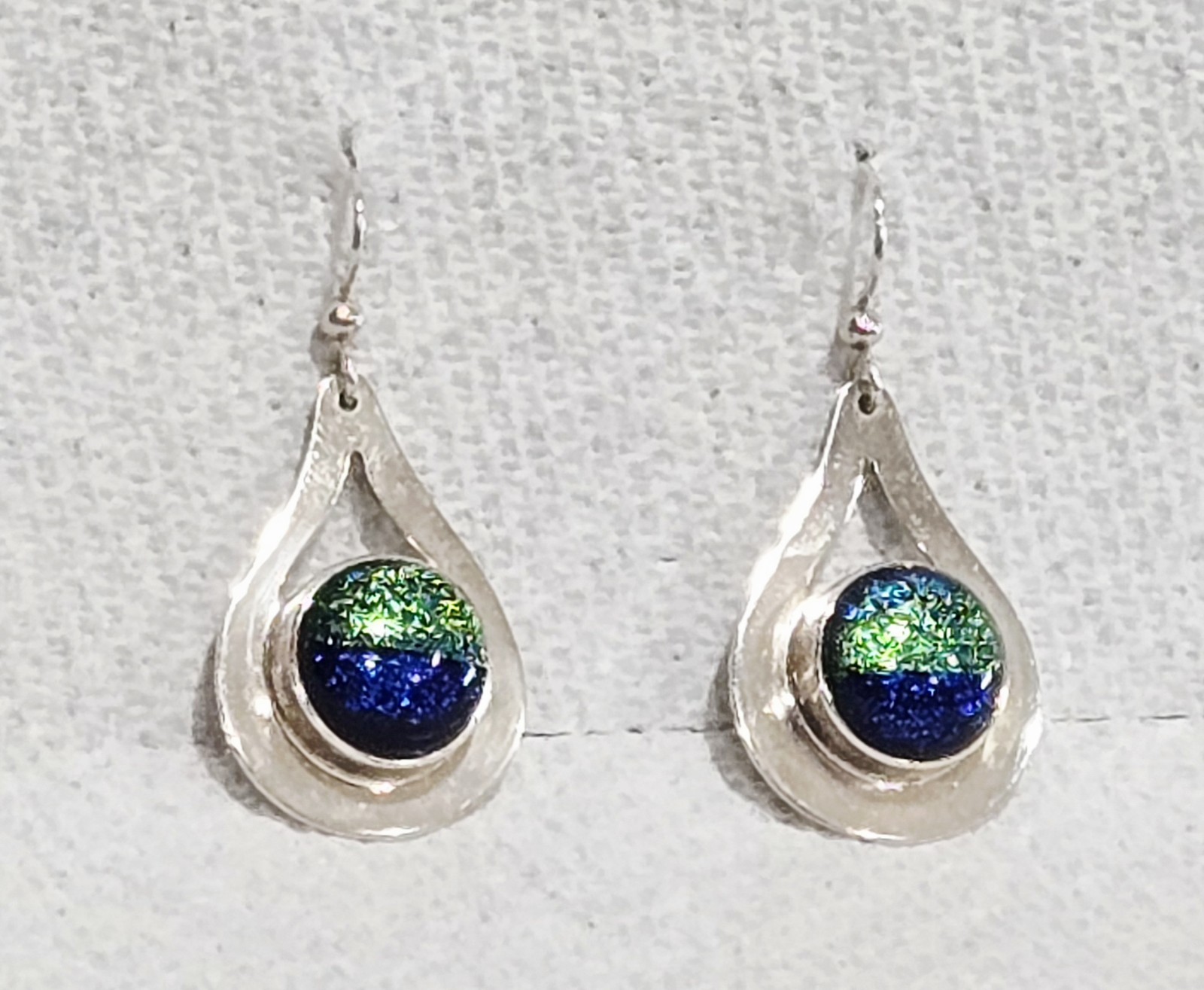1980s DOMINIQUE DINOUART DDD Sterling Silver Dichronic Glass Teardrop Earrings
