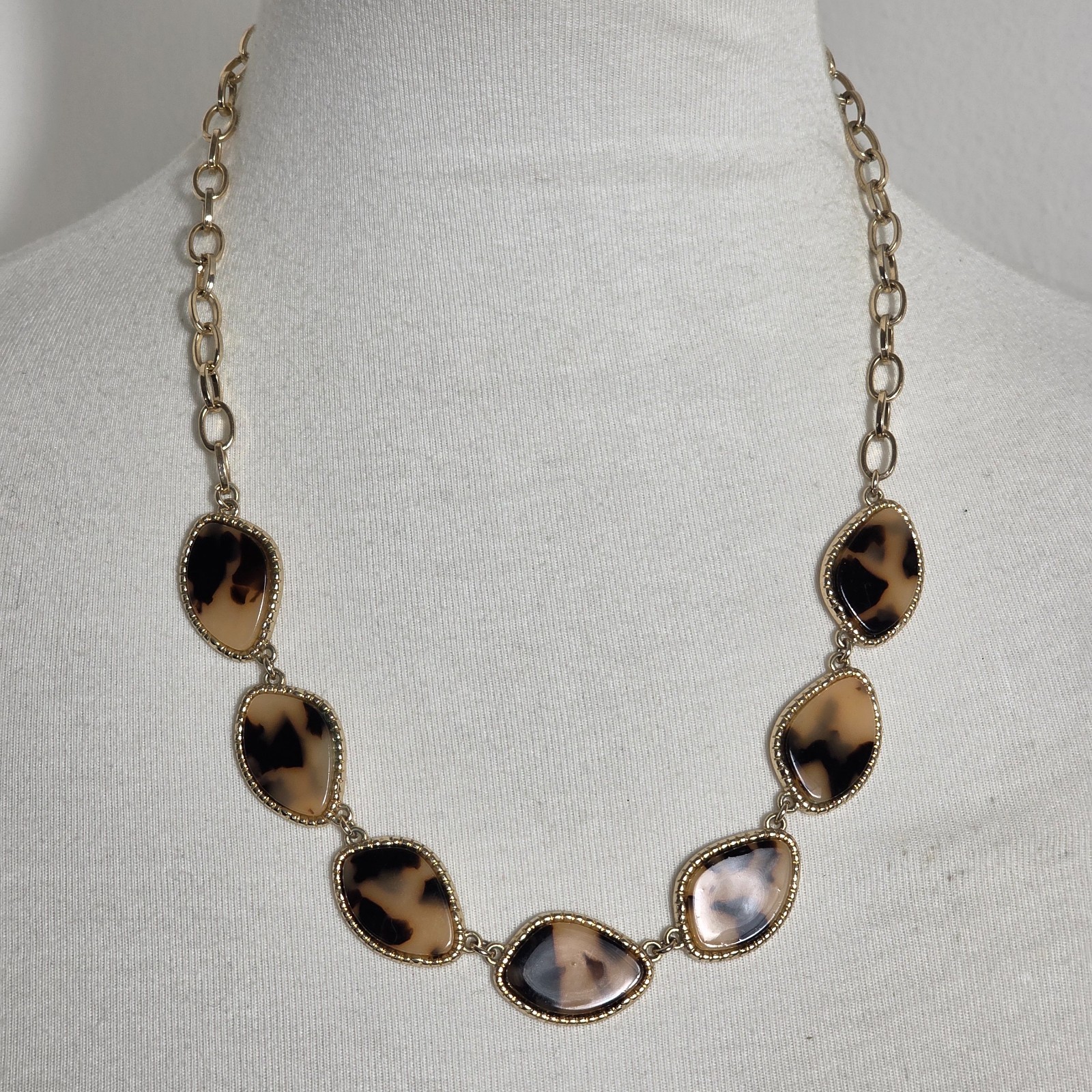 Sugarfix by BaubleBar Tortoise Shell Pattern Necklace Gold Tone With Resin Stone