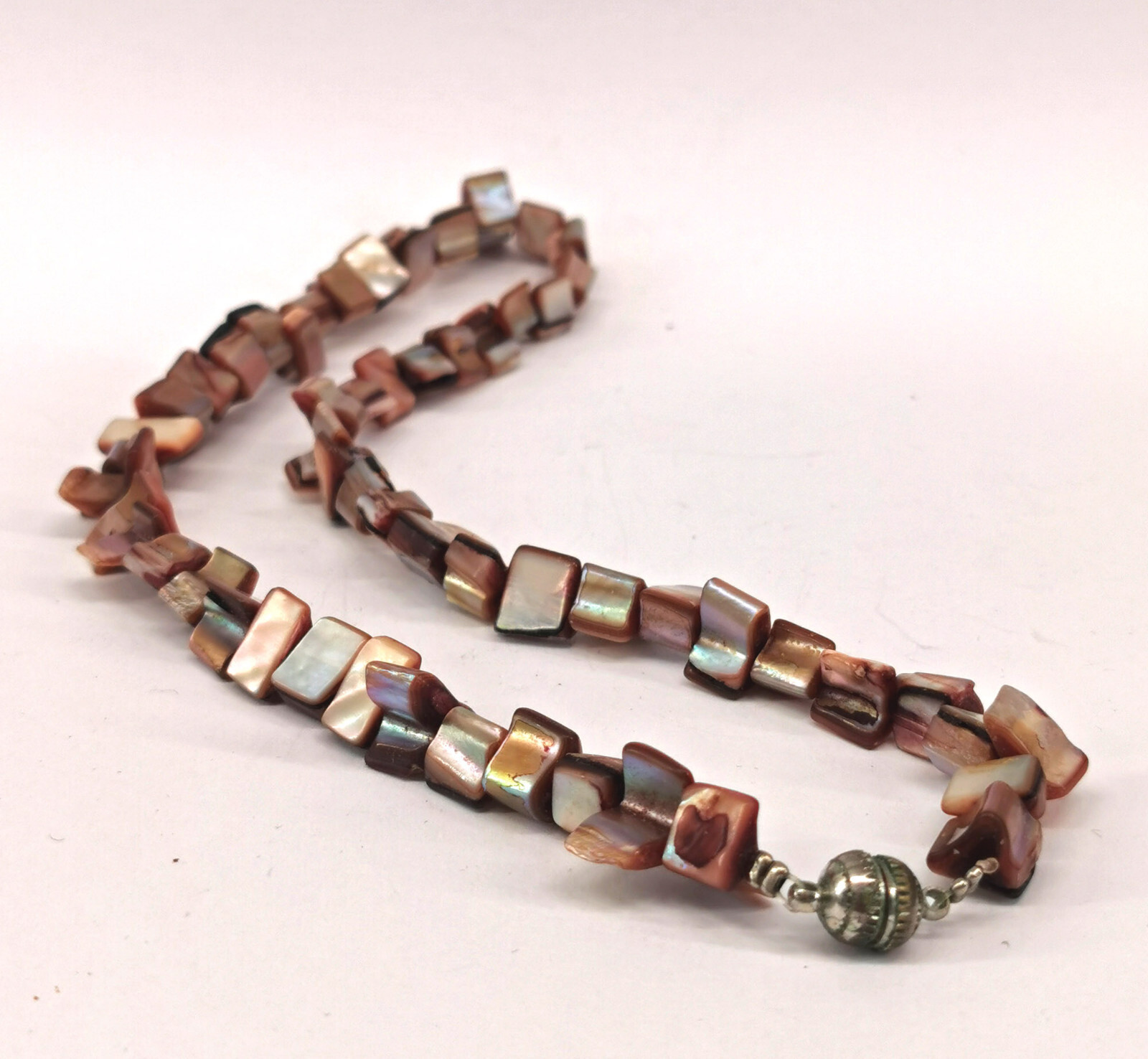 9125321-d Nacre Necklace Vintage 16 1/2in