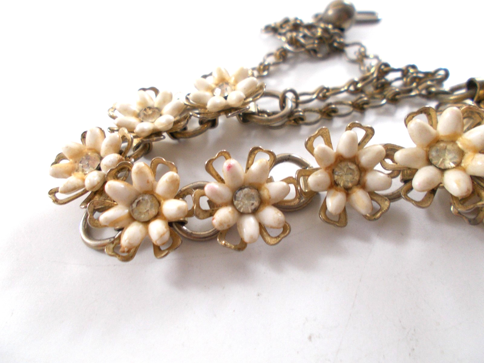 Vintage White Flower Link Choker Necklace with Rhinestones Needs TLC Free Ship