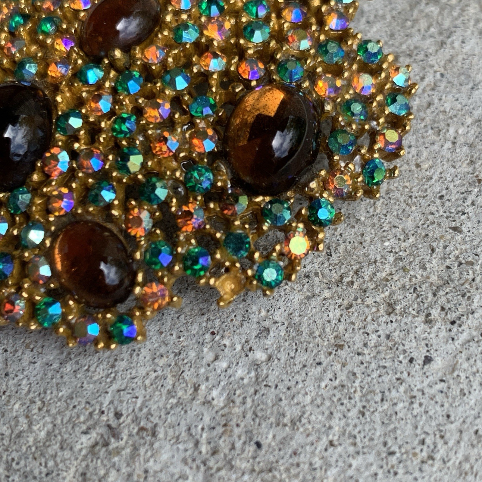 Vintage Mode-Art Signed “ART” Rhinestone Brooch & Earrings Set Aurora Borealis