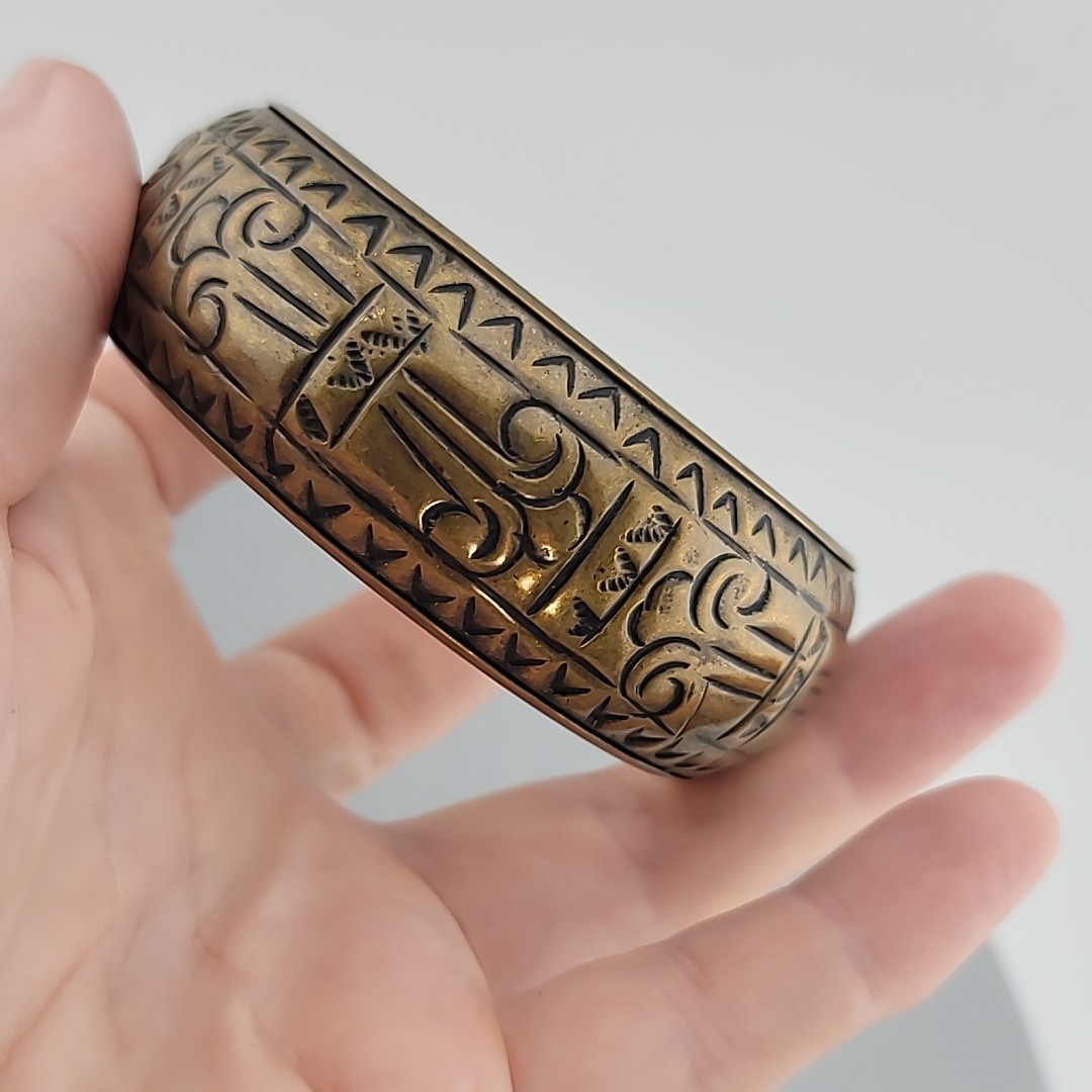 Vtg 8″ Bronze Tone Ethnic Pattern Puff Bangle Bracelet