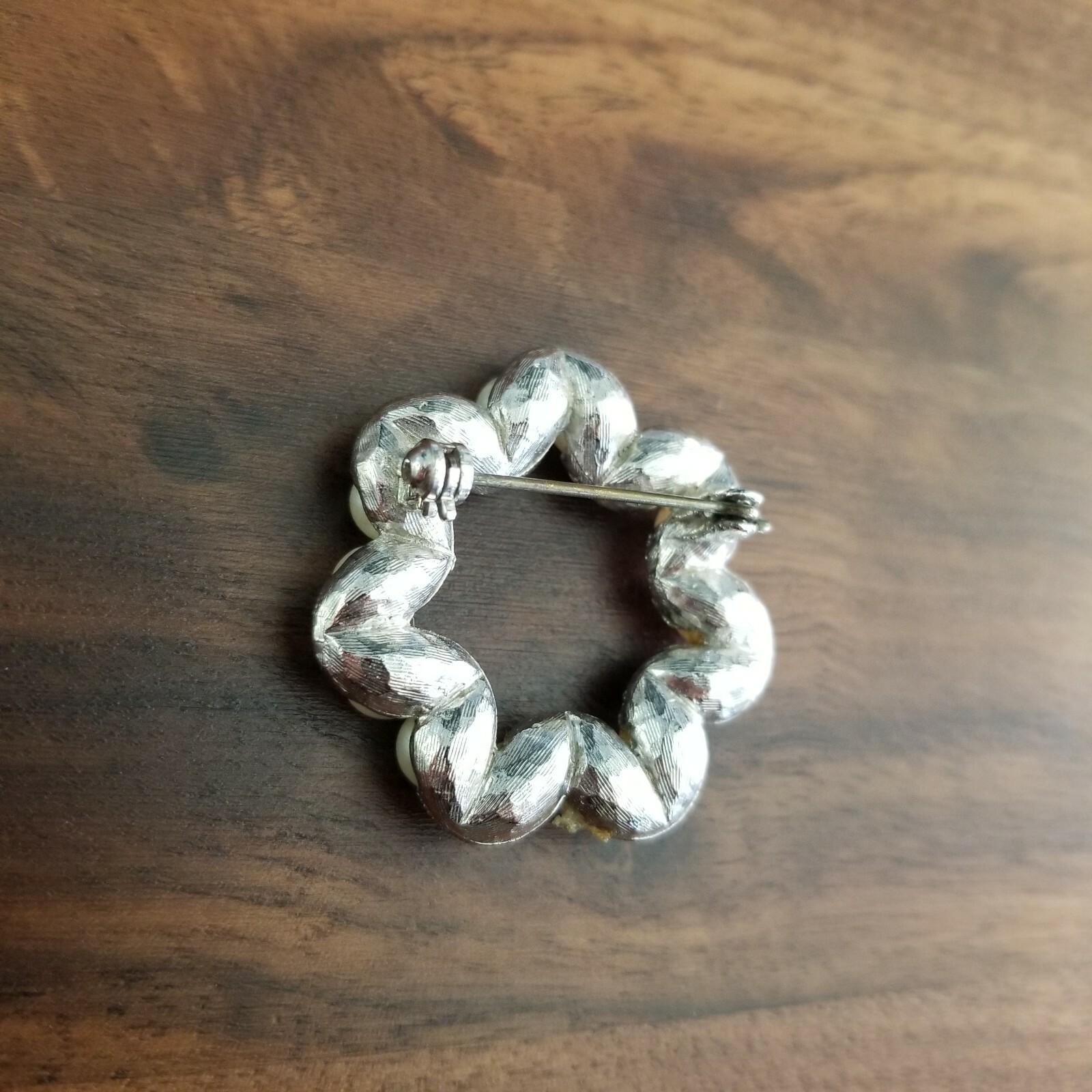 Vintage Silver Tone Circle of Faux Pearls & Rhinestones Brooch Pin 1.53″