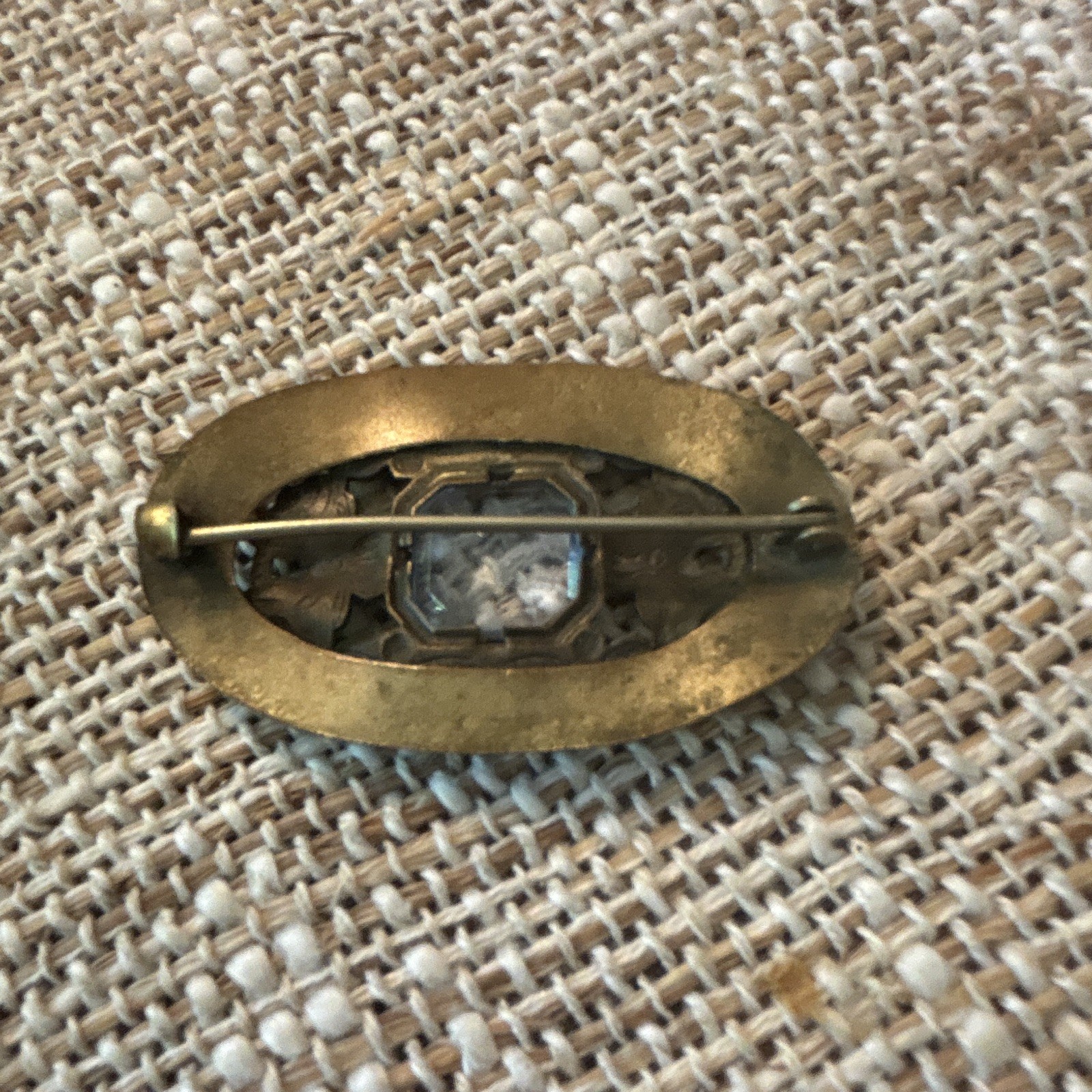 Vintage Brass Oval Brooch w/ Faceted Glass Stone – Costume Jewelry Pin