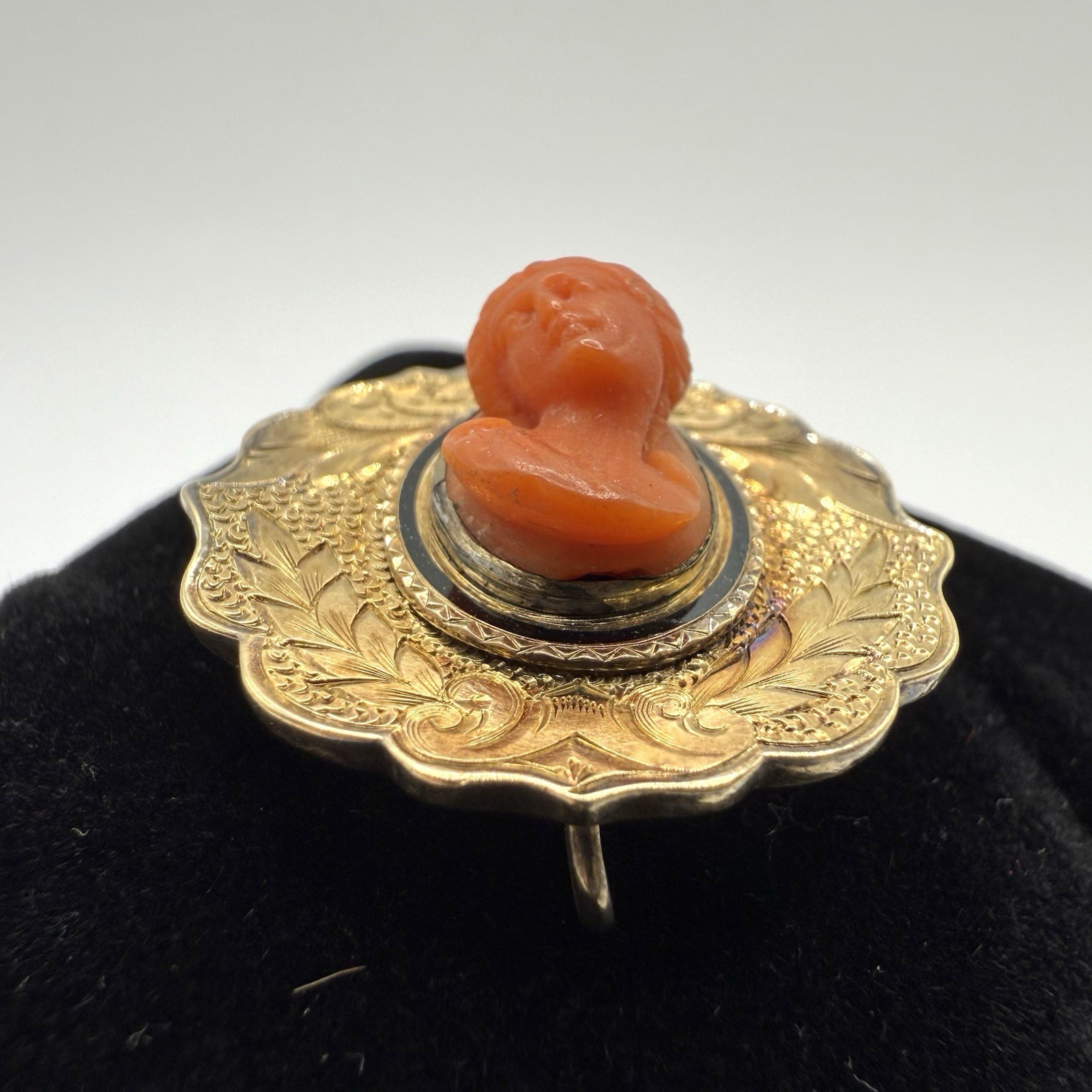 Antique Victorian Era Carved Coral Cameo RARE 3D Bust 10k Gold Frame Brooch Pin