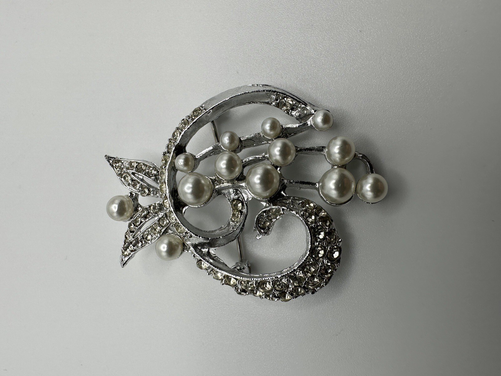 Vintage Silver Faux Pearl Floral Brooch 5cm BB1