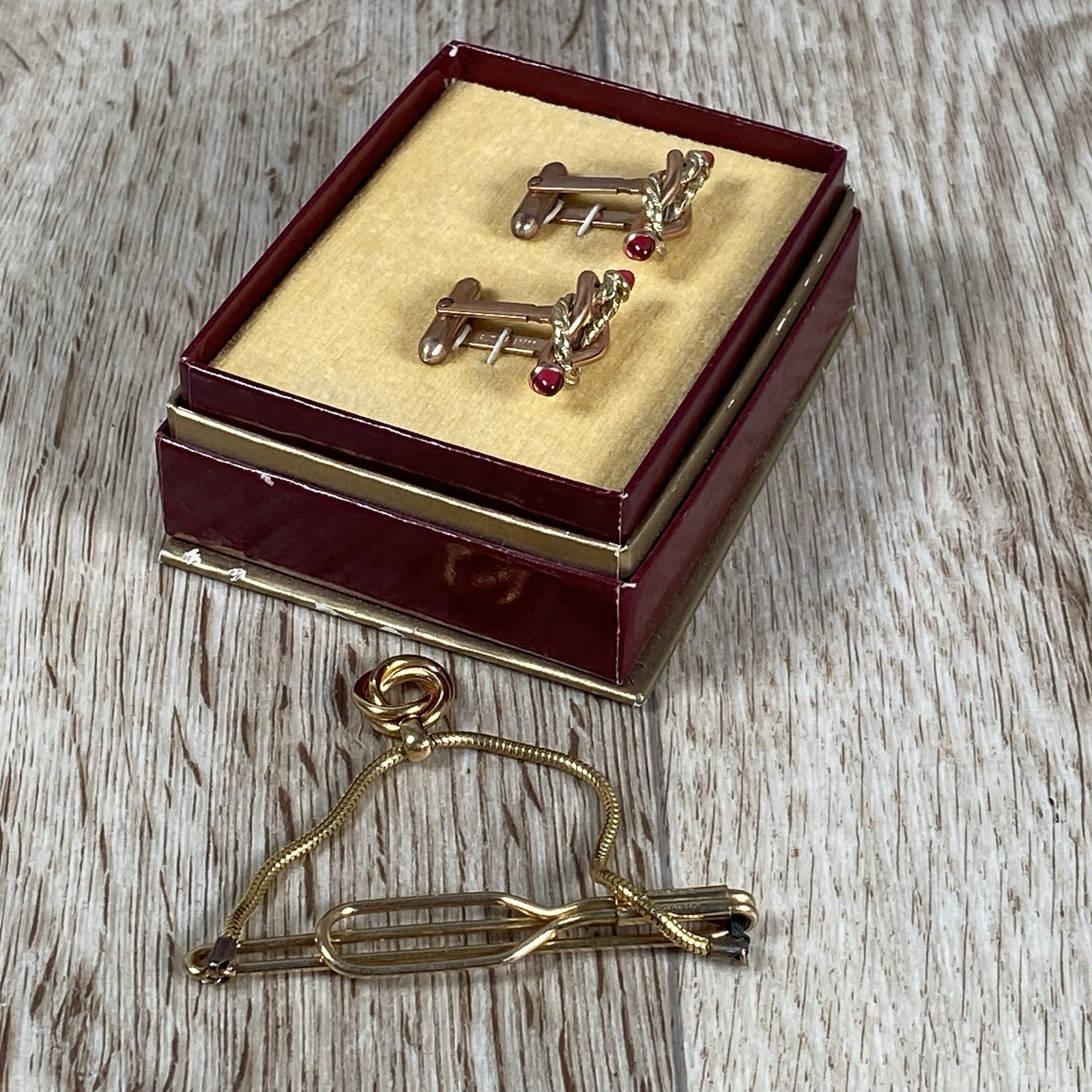 Cuff Links & Tie Clip, Vintage Gold, Red