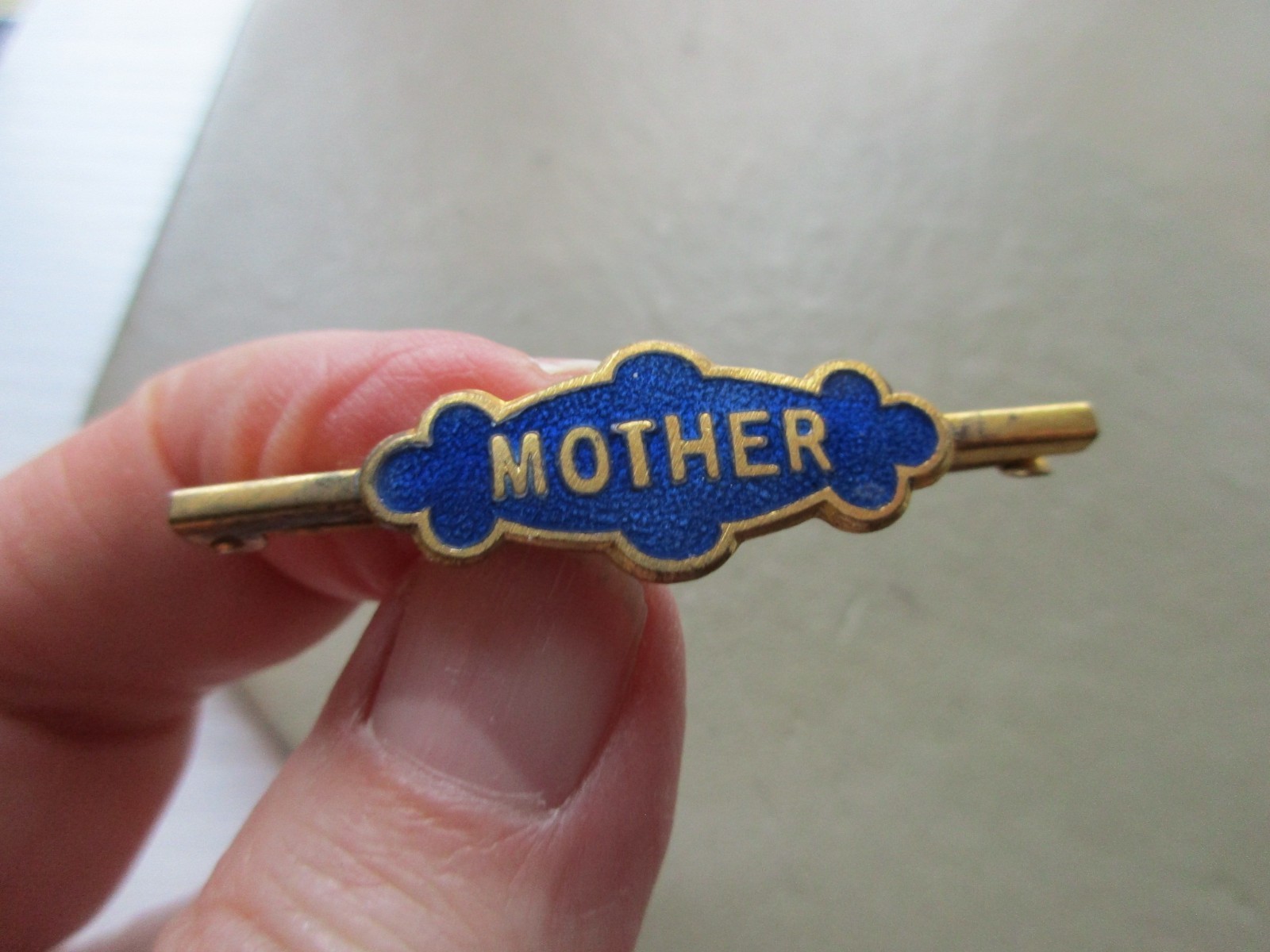 ANTIQUE EDWARDIAN ART DECO GOLD TONE ENAMEL MOTHER MOTHERS DAY UK BAR BROOCH PIN