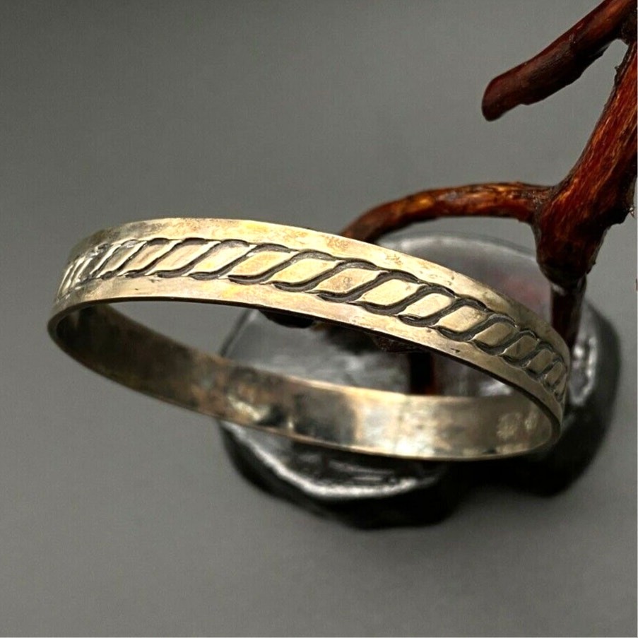 Vintage Los Castillo Mexico Sterling Silver Bracelet Bangle 8″